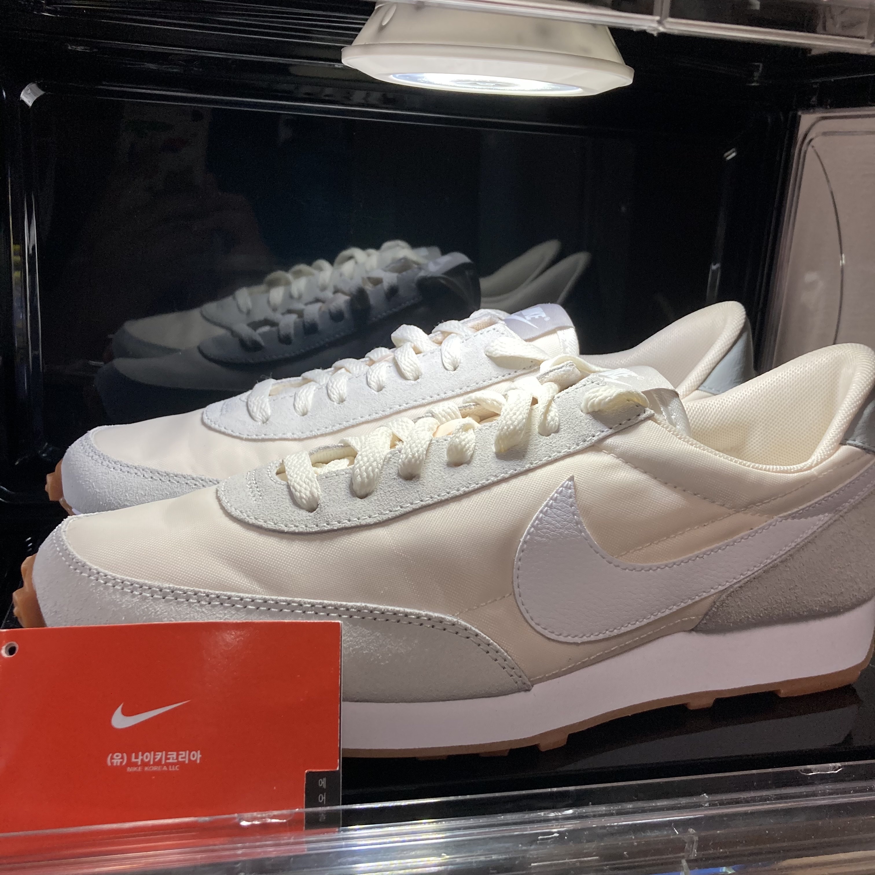 (W) Nike Daybreak Summit White 착용 스타일