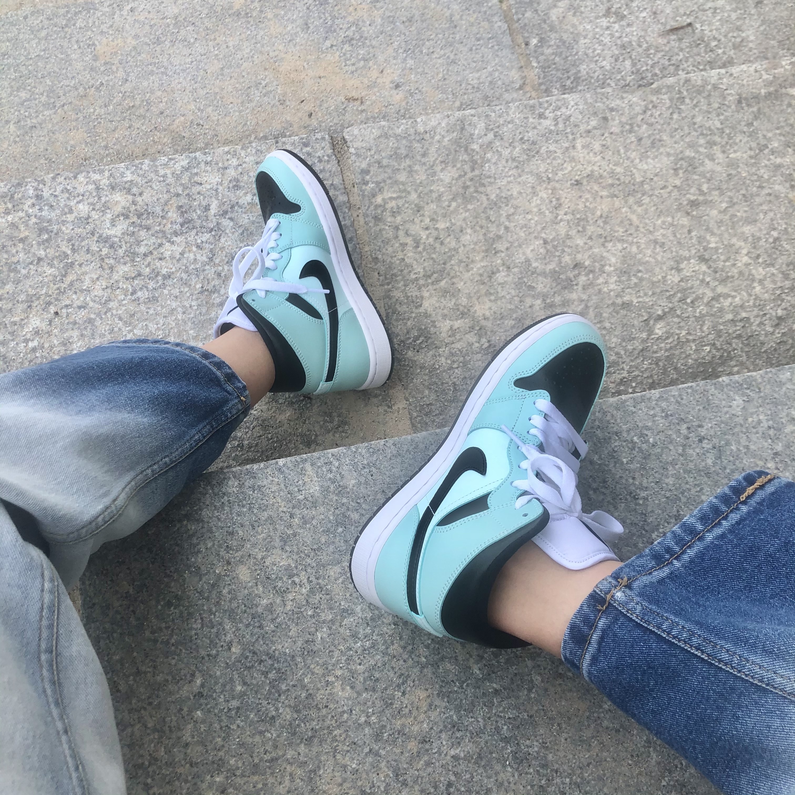 (W) Jordan 1 Mid Teal Tint 착용 스타일