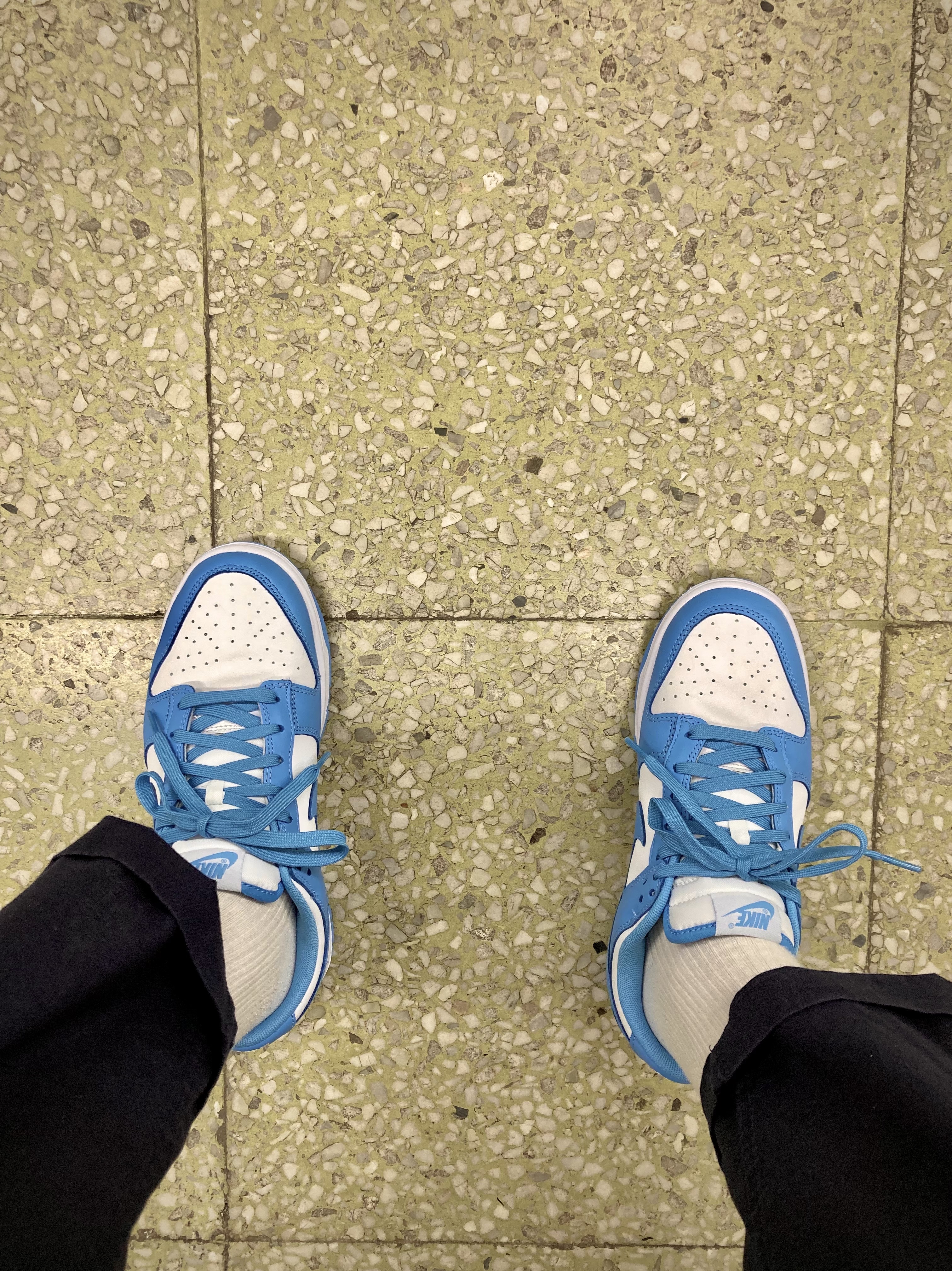 Nike Dunk Low Retro University Blue 착용 스타일 - 2