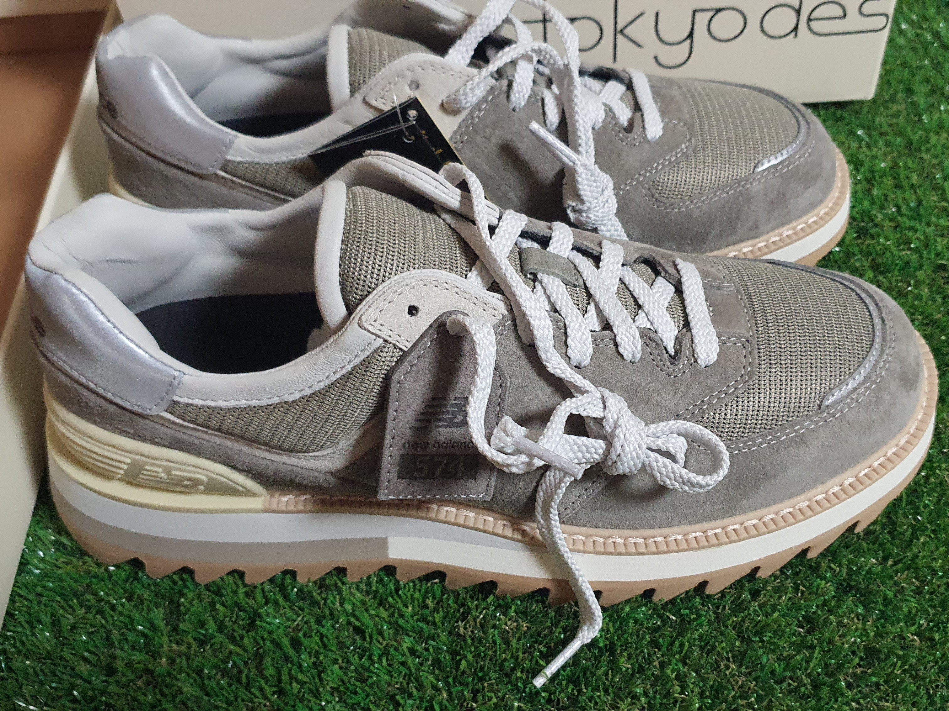 New Balance x Tokyo Design Studio 574 Grey Dune 착용 스타일 - 1