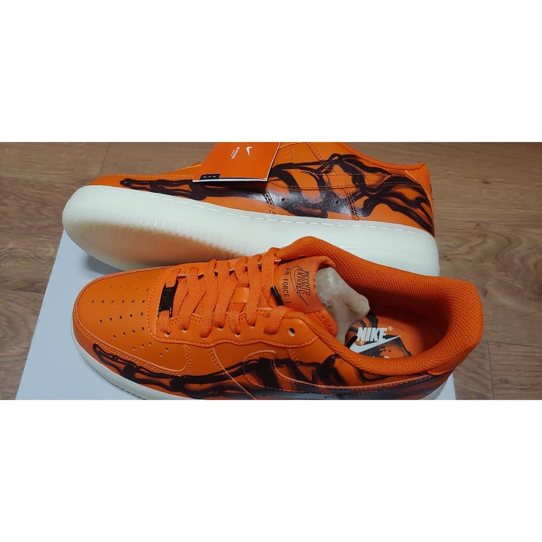 Nike Air Force 1 Low '07 Orange Skeleton 착용 스타일 - 1