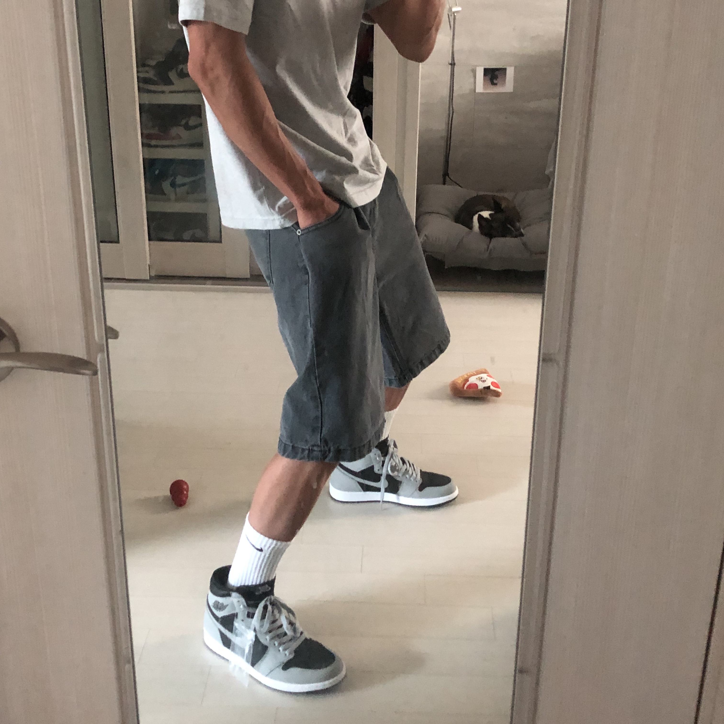 Jordan 1 Retro High OG Shadow 2.0 착용 스타일 - 1
