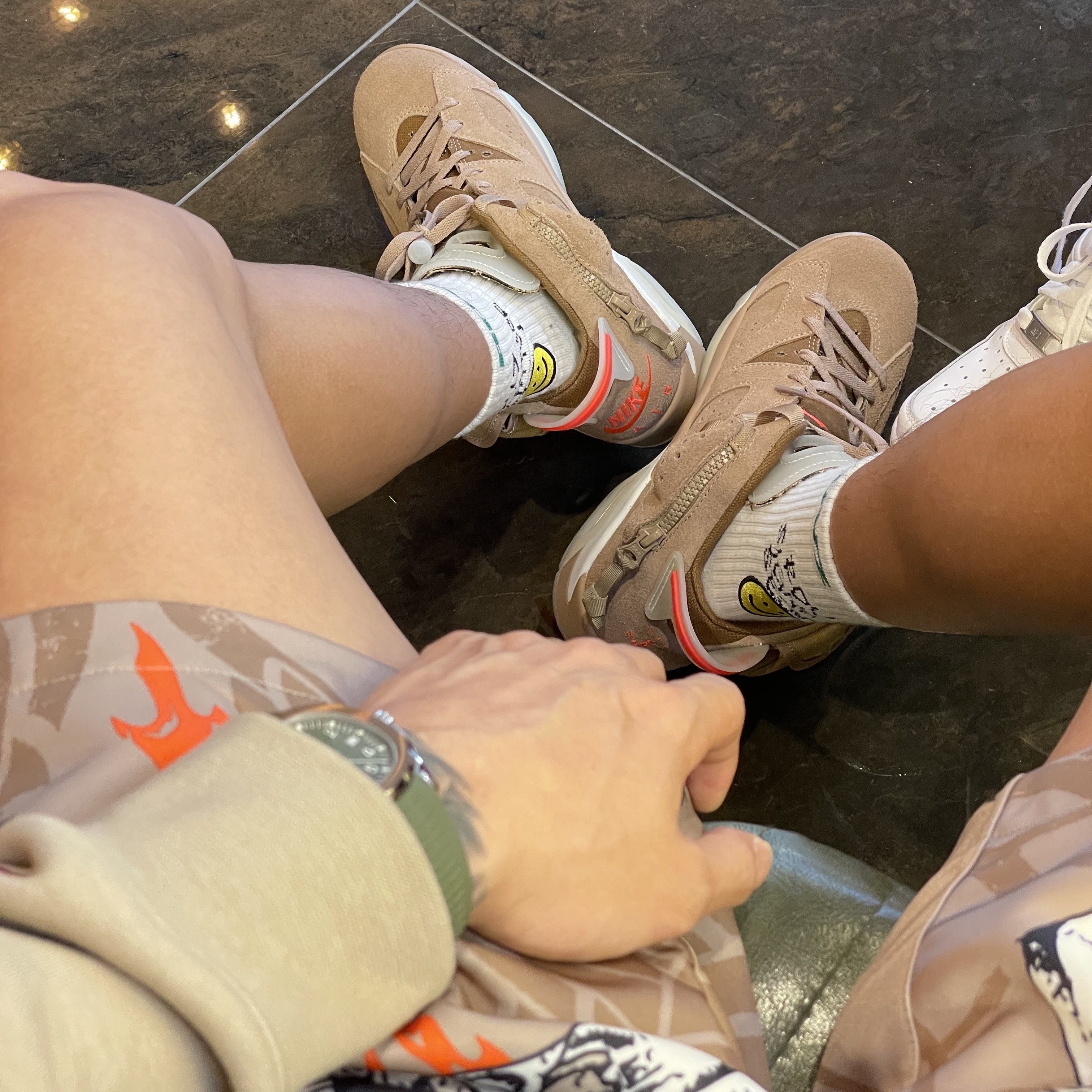 Jordan 6 x Travis Scott Retro SP British Khaki, Jordan x Travis Scott Pullover Hoodie - Asia 착용 스타일