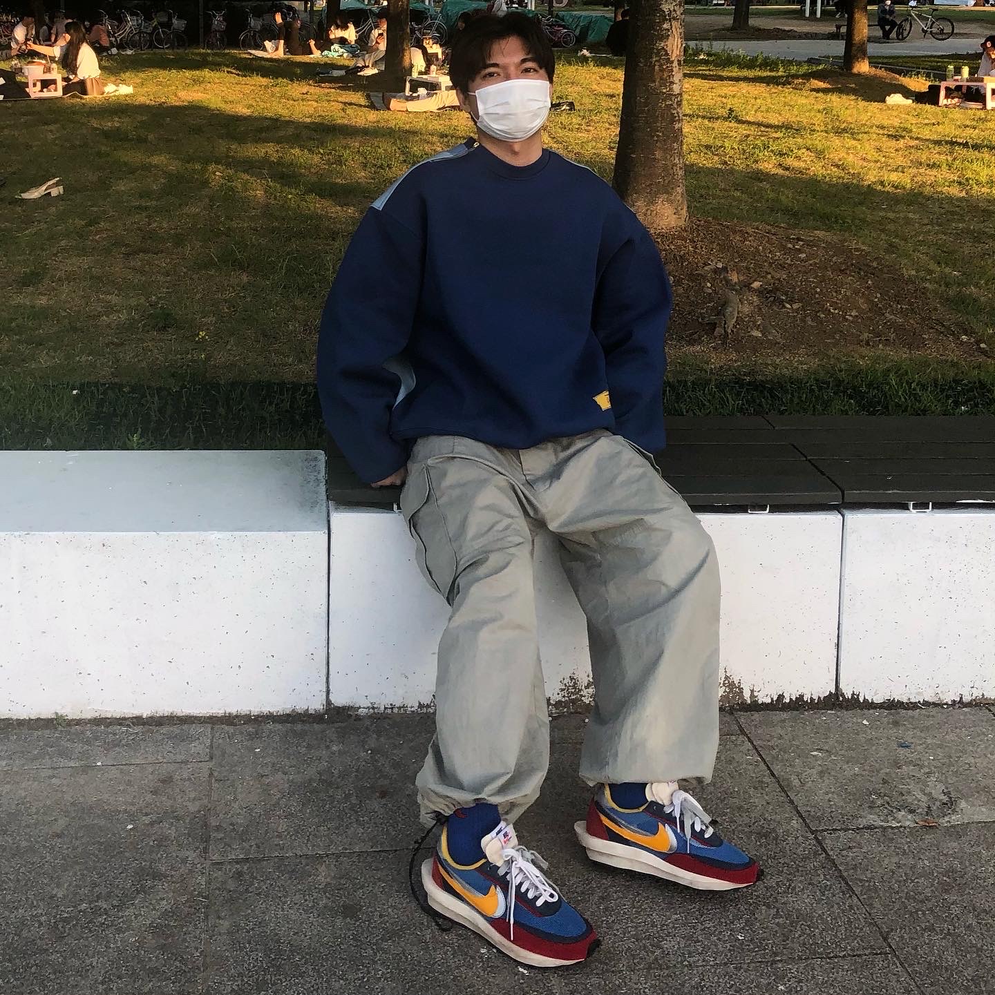 Nike x Sacai LDWaffle Blue Multi 착용 스타일 - 1