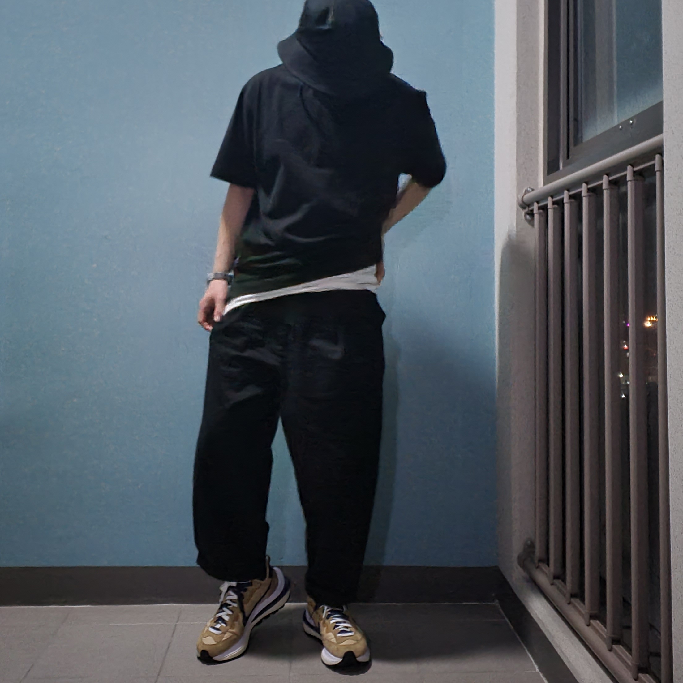 Nike x Sacai VaporWaffle Sesame and Blue Void 착용 스타일 - 2