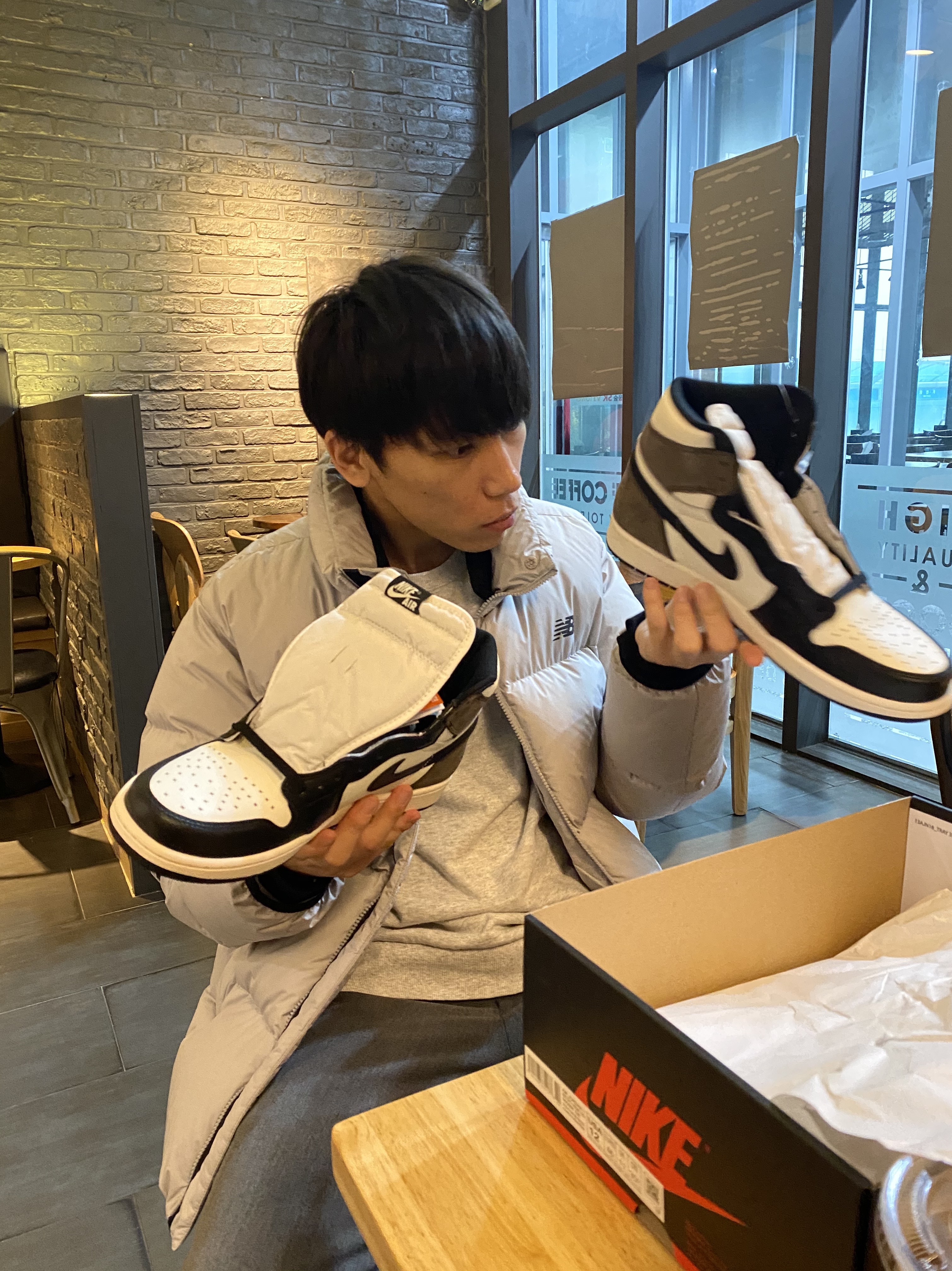 Jordan 1 Retro High OG Black Mocha 착용 스타일