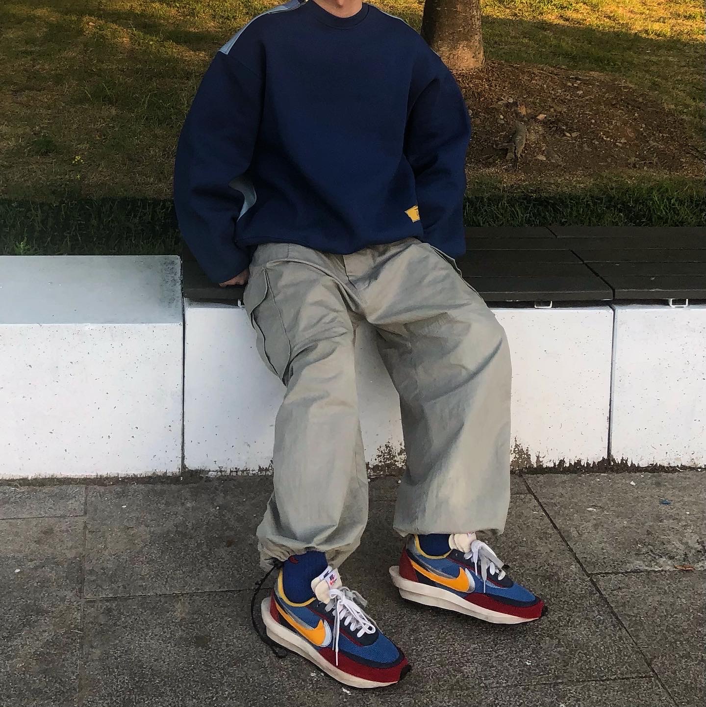 Nike x Sacai LDWaffle Blue Multi 착용 스타일 - 2