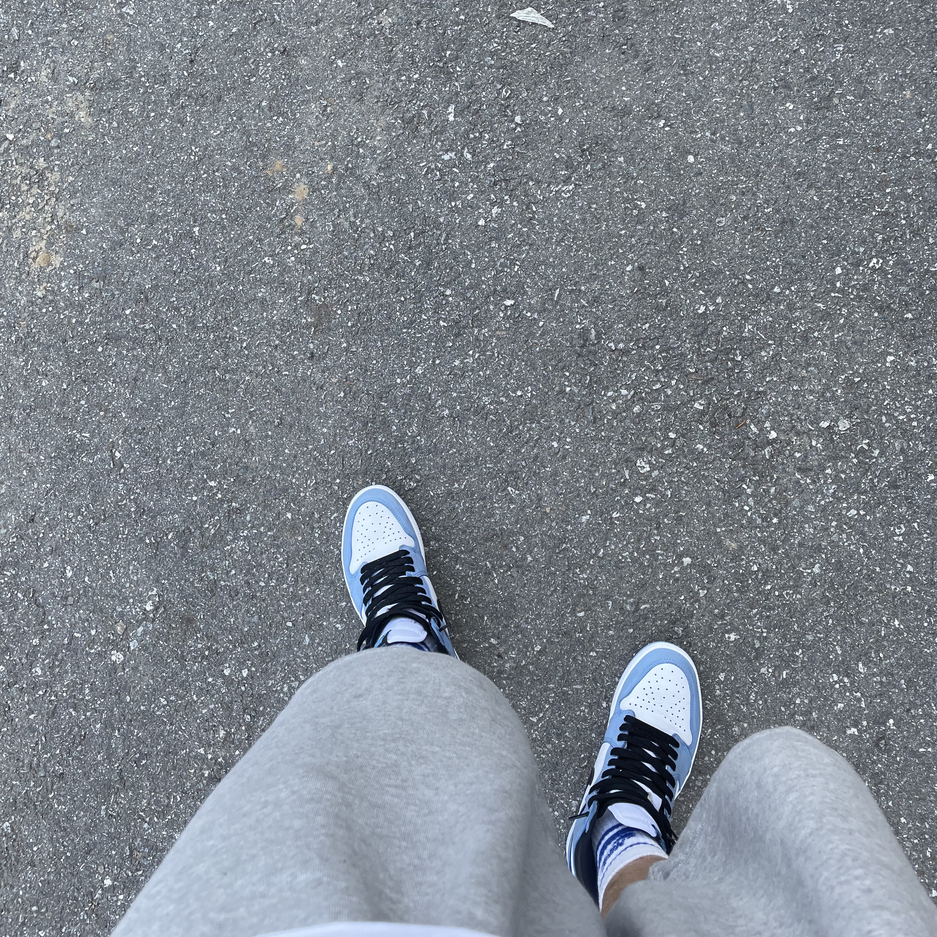 Jordan 1 Retro High OG University Blue 착용 스타일