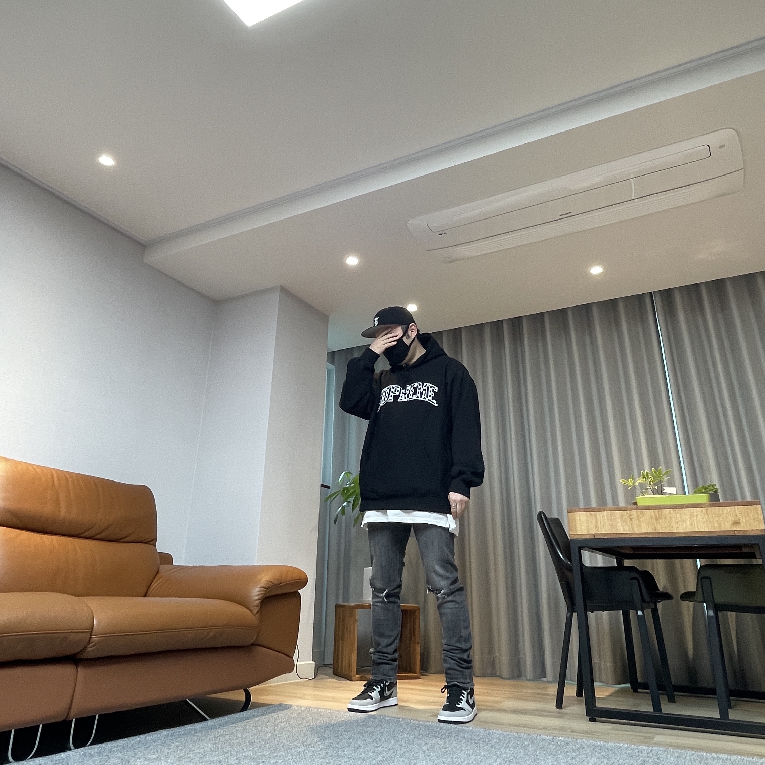 Jordan 1 Retro High OG Shadow 2.0, Supreme Hearts Arc Hooded Sweatshirt Black - 21SS 착용 스타일 - 1