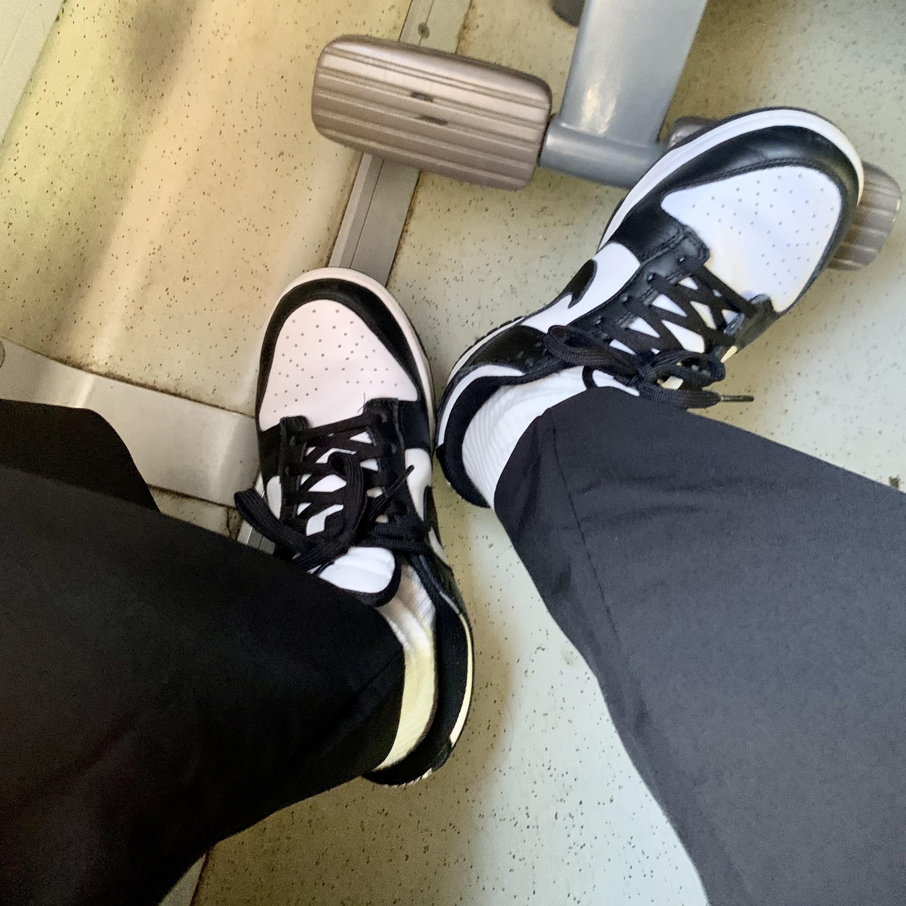 Nike Dunk Low Retro Black 착용 스타일