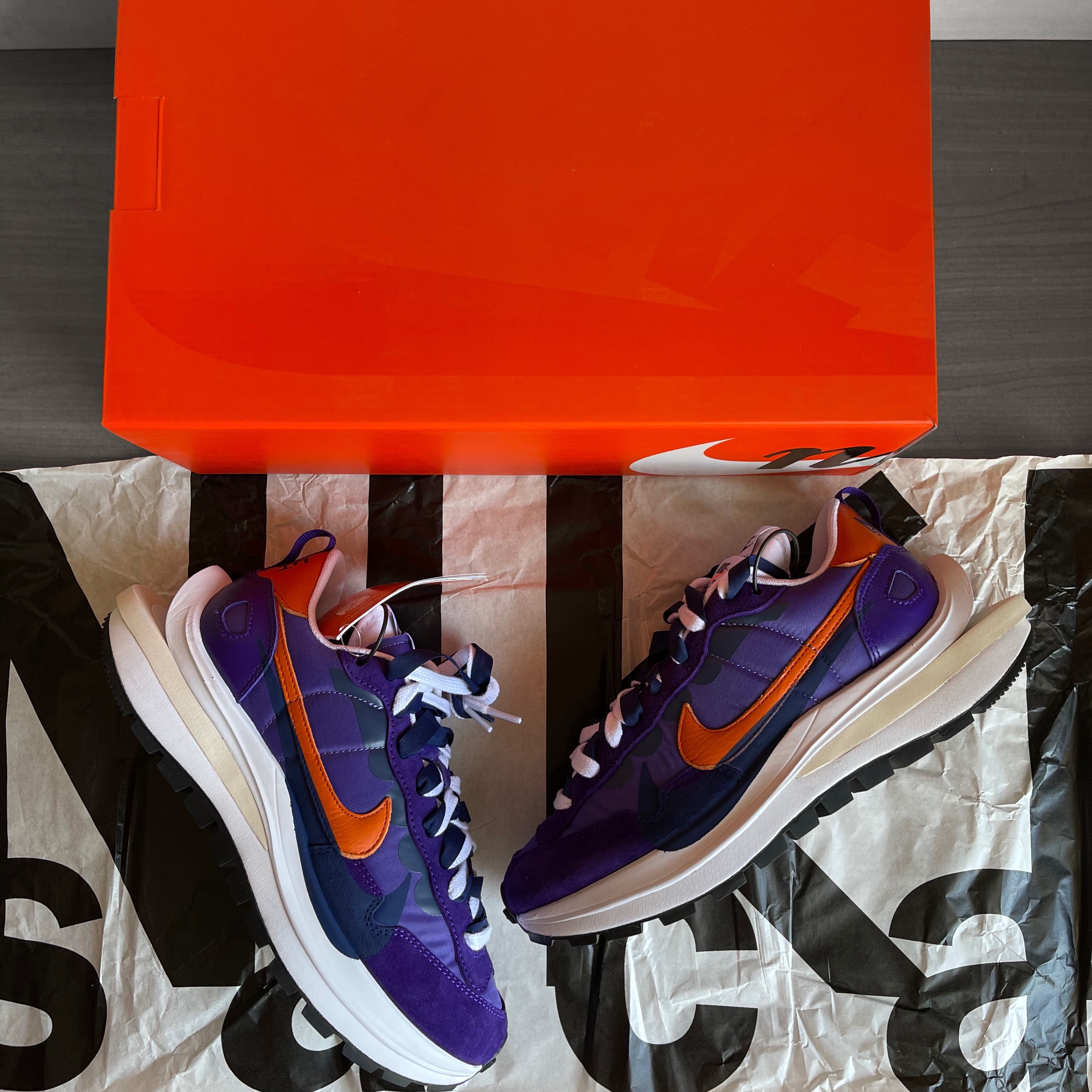 Nike x Sacai VaporWaffle Dark Iris 착용 스타일 - 1