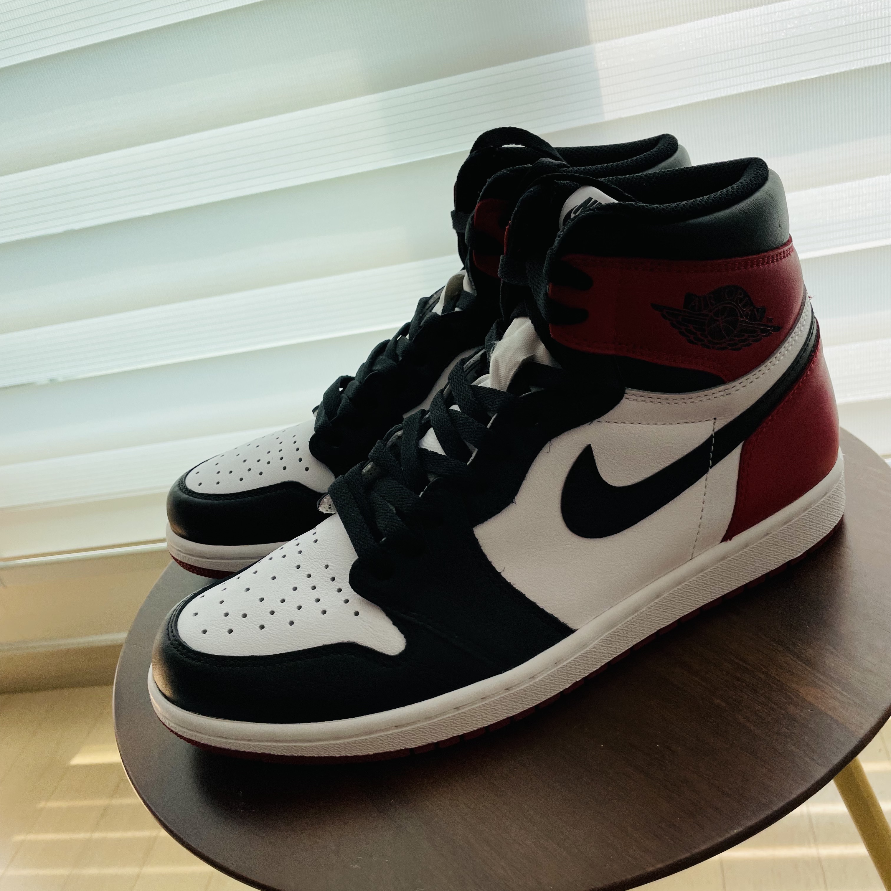 Jordan 1 Retro High OG Black Toe 2016 착용 스타일 - 2