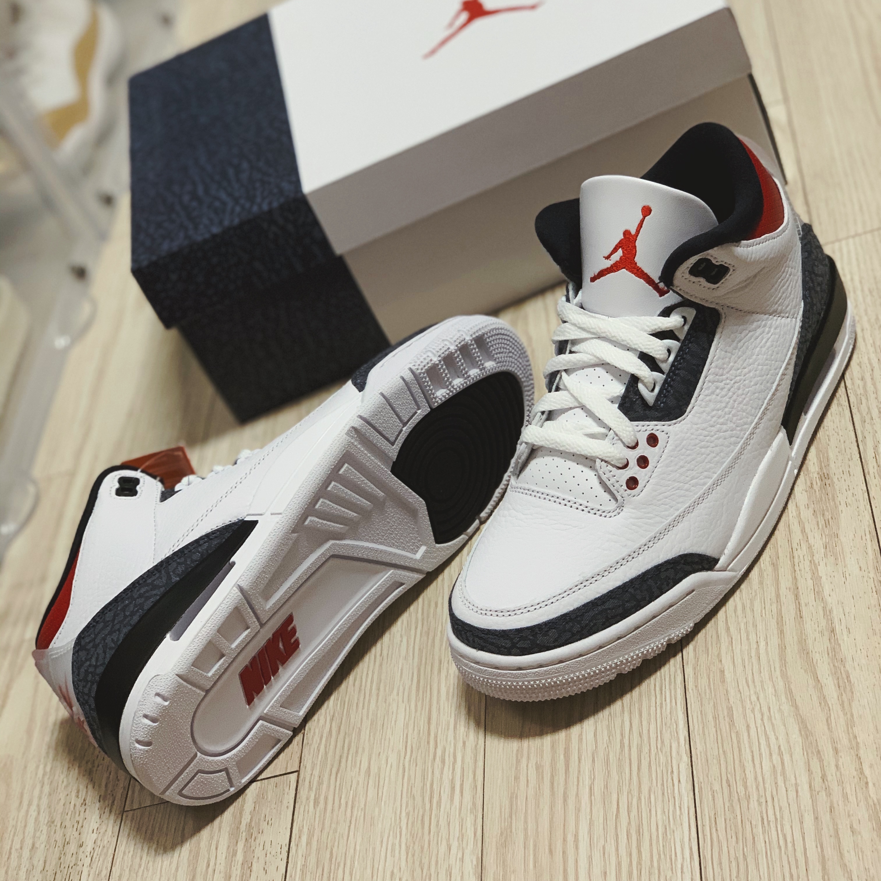 Jordan 3 Retro SE Denim Fire Red 착용 스타일 - 2