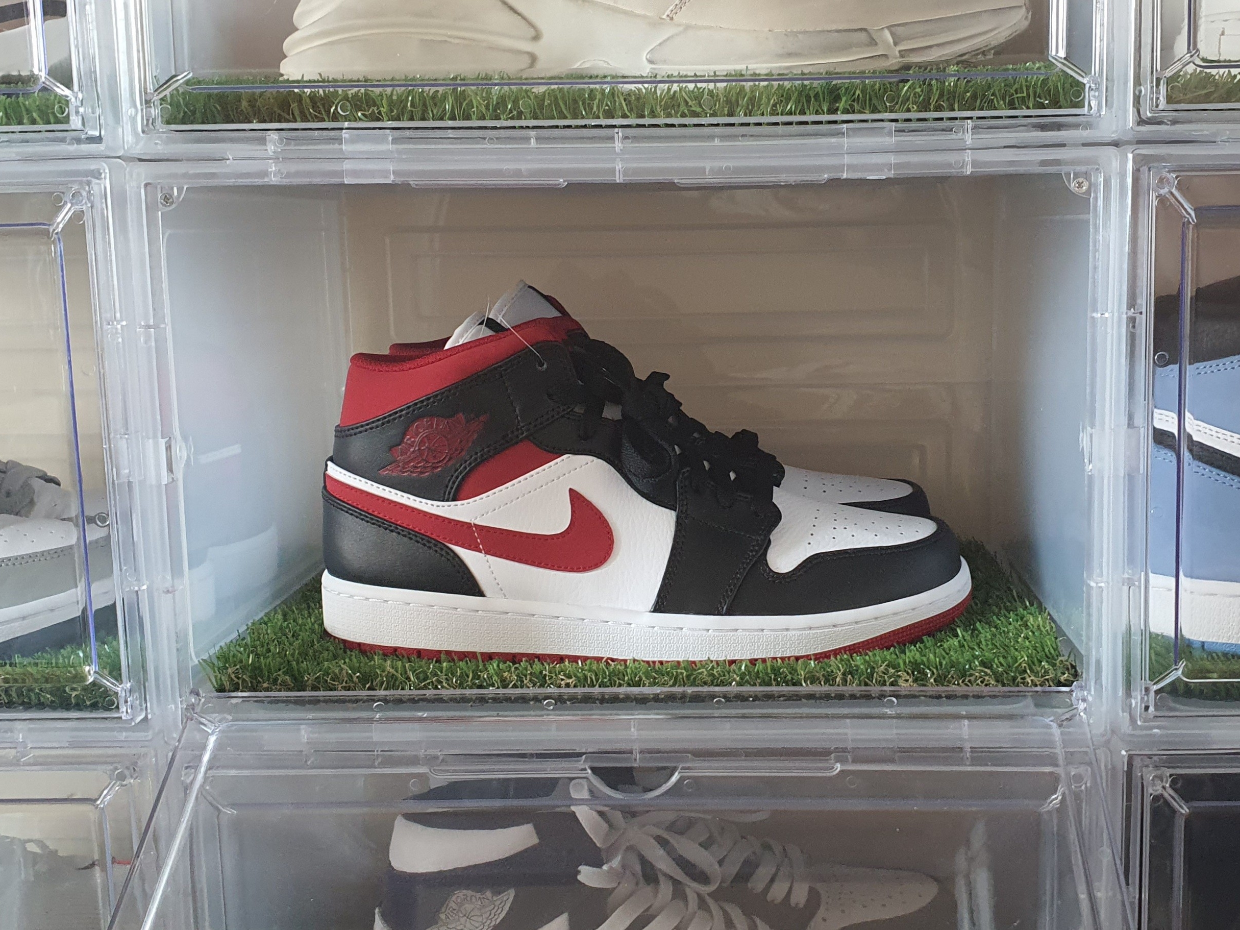 Jordan 1 Mid Gym Red Black White 착용 스타일