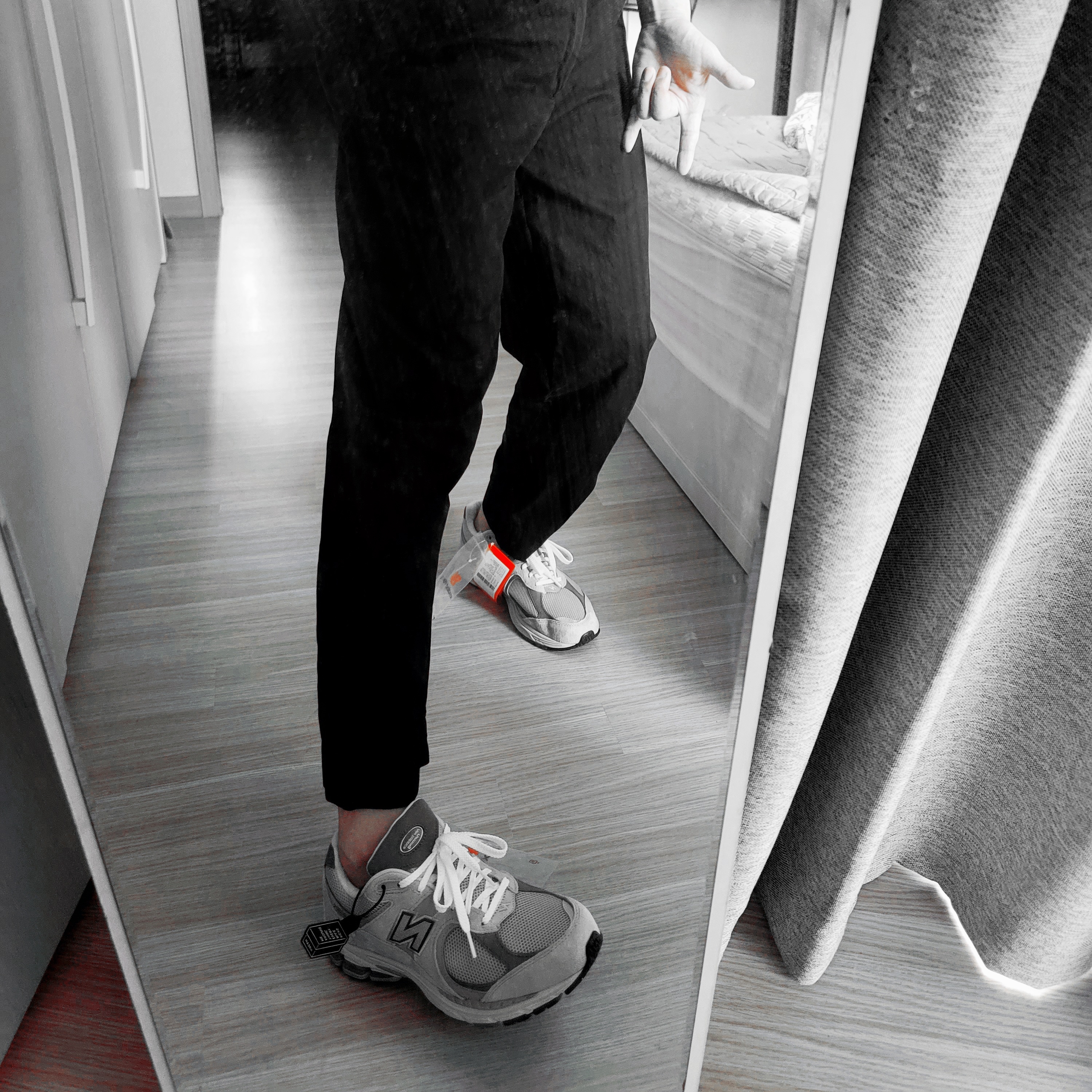 New Balance 2002R T2 Gray 착용 스타일