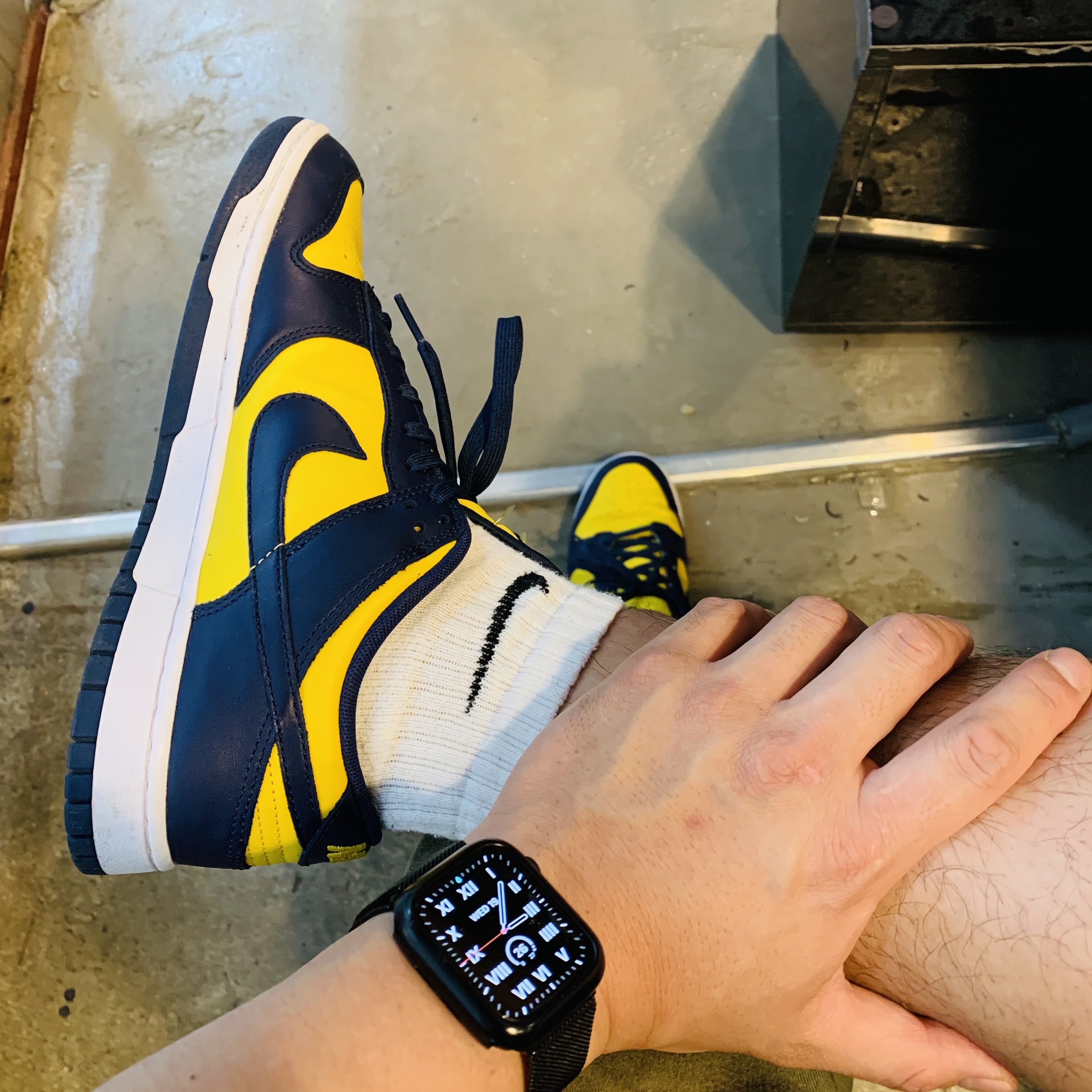 Nike Dunk Low Retro Varsity Maize 착용 스타일