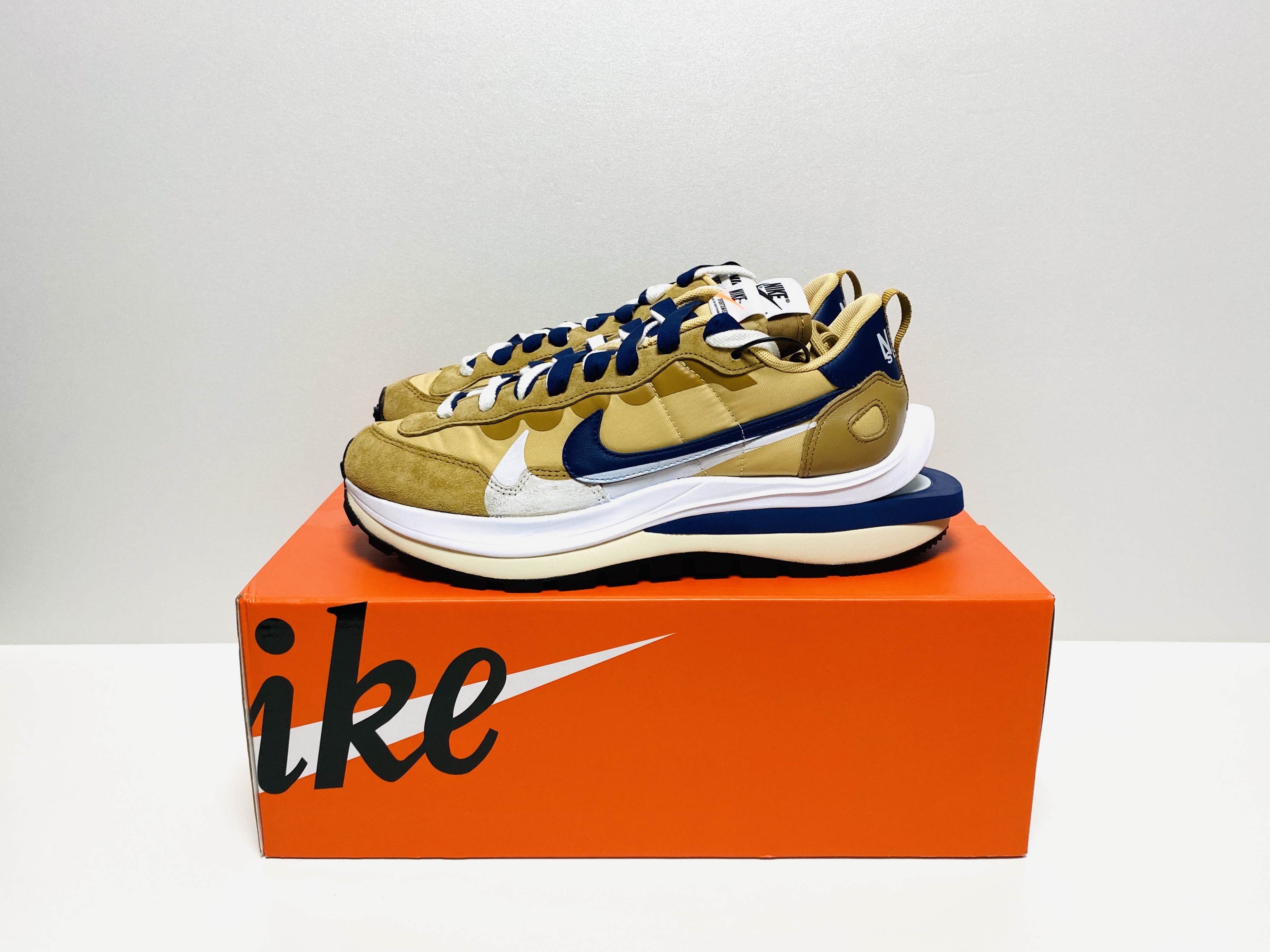 Nike x Sacai VaporWaffle Sesame and Blue Void 착용 스타일 - 1