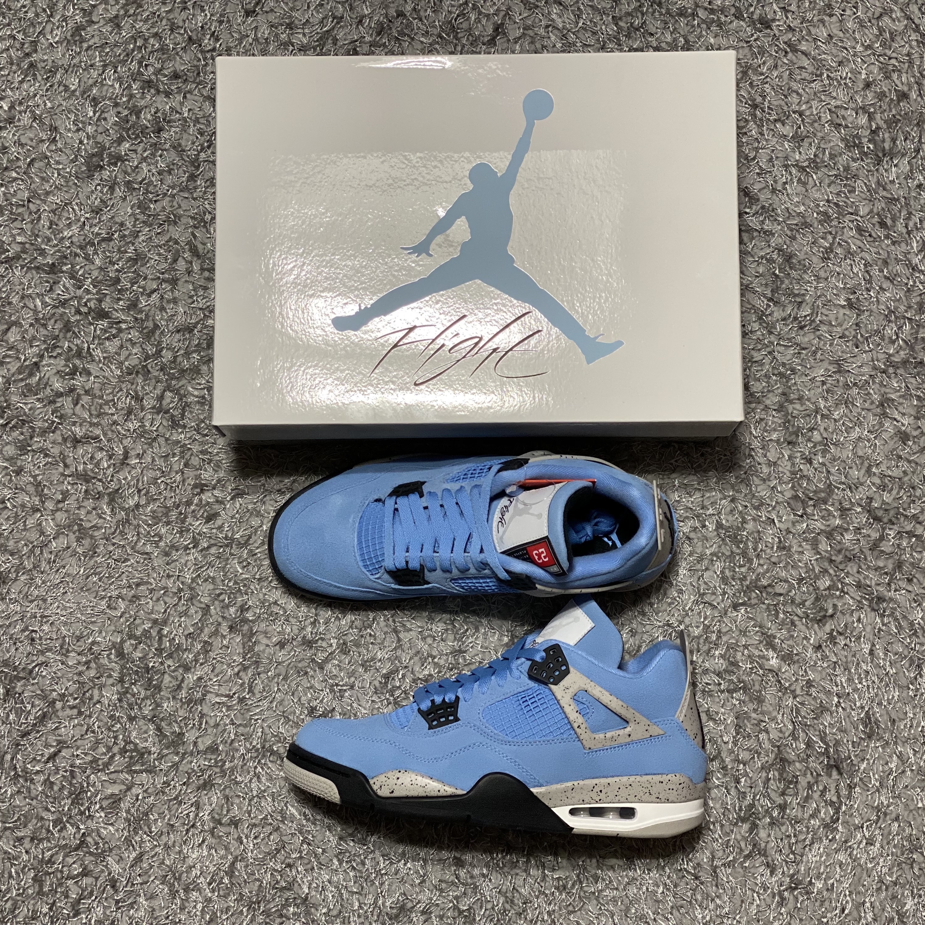 Jordan 4 Retro University Blue 착용 스타일