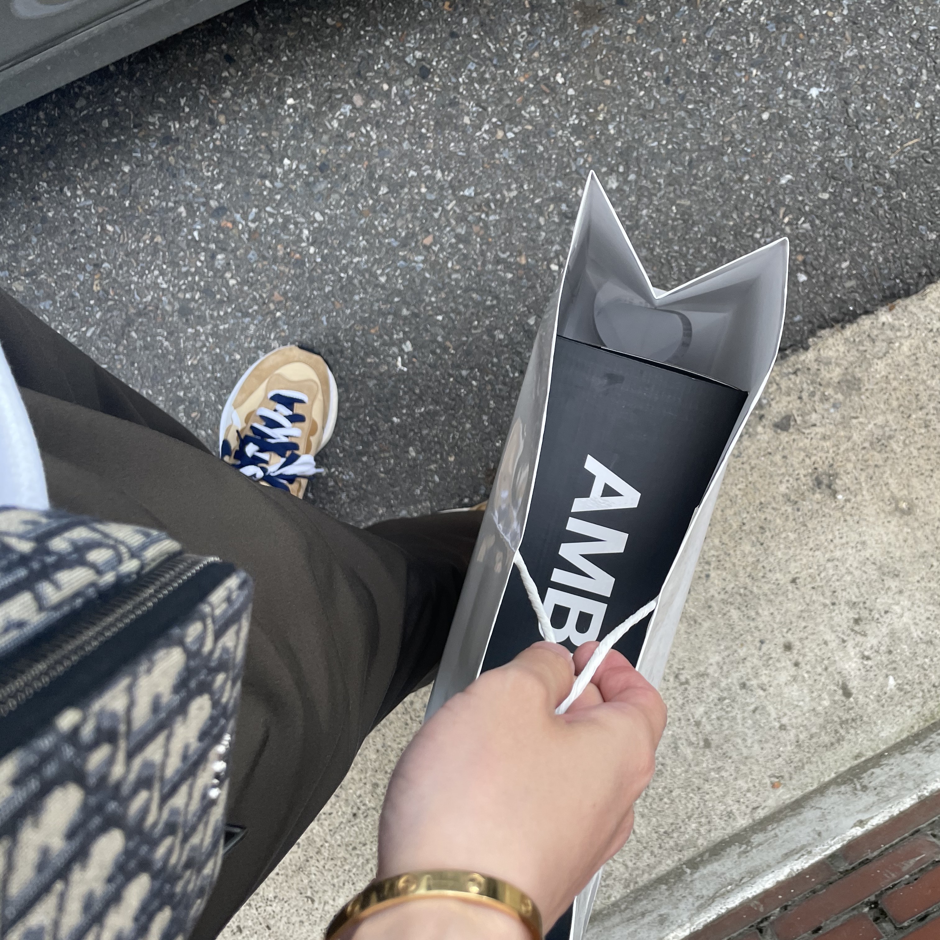 Nike x Ambush Dunk High Deep Royal Blue, Nike x Sacai VaporWaffle Sesame and Blue Void 착용 스타일