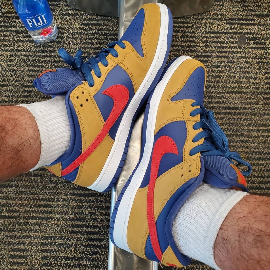 Nike SB Dunk Low Pro Wheat and Purple 착용 스타일 - 2