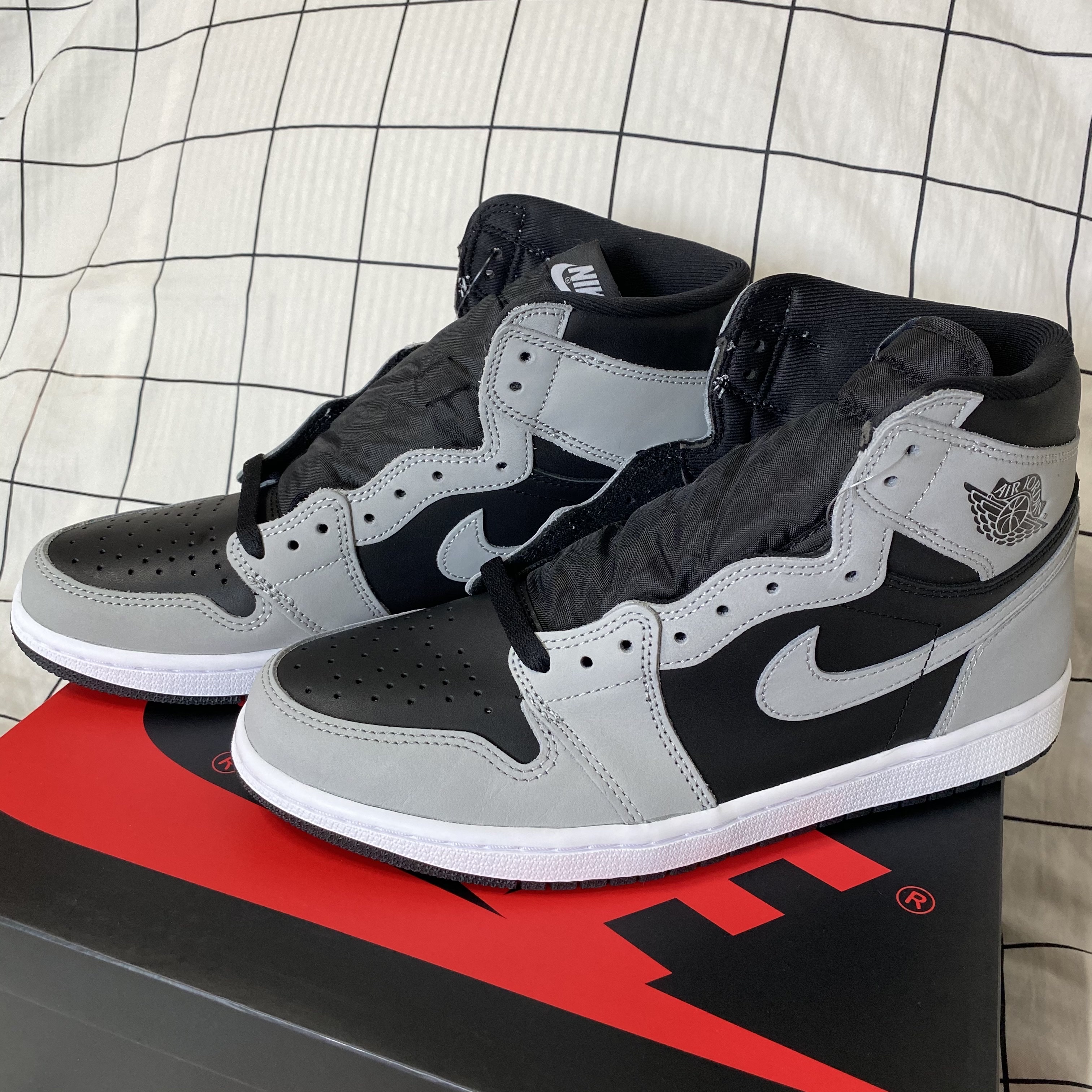 Jordan 1 Retro High OG Shadow 2.0, (GS) Jordan 1 Retro High OG Shadow 2.0 착용 스타일 - 3