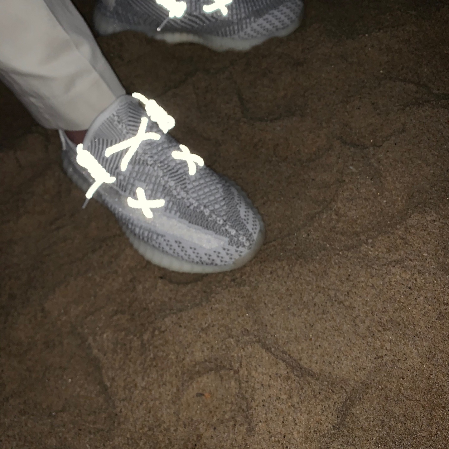 Adidas Yeezy Boost 350 V2 Static - Non-Reflective 2018 착용 스타일