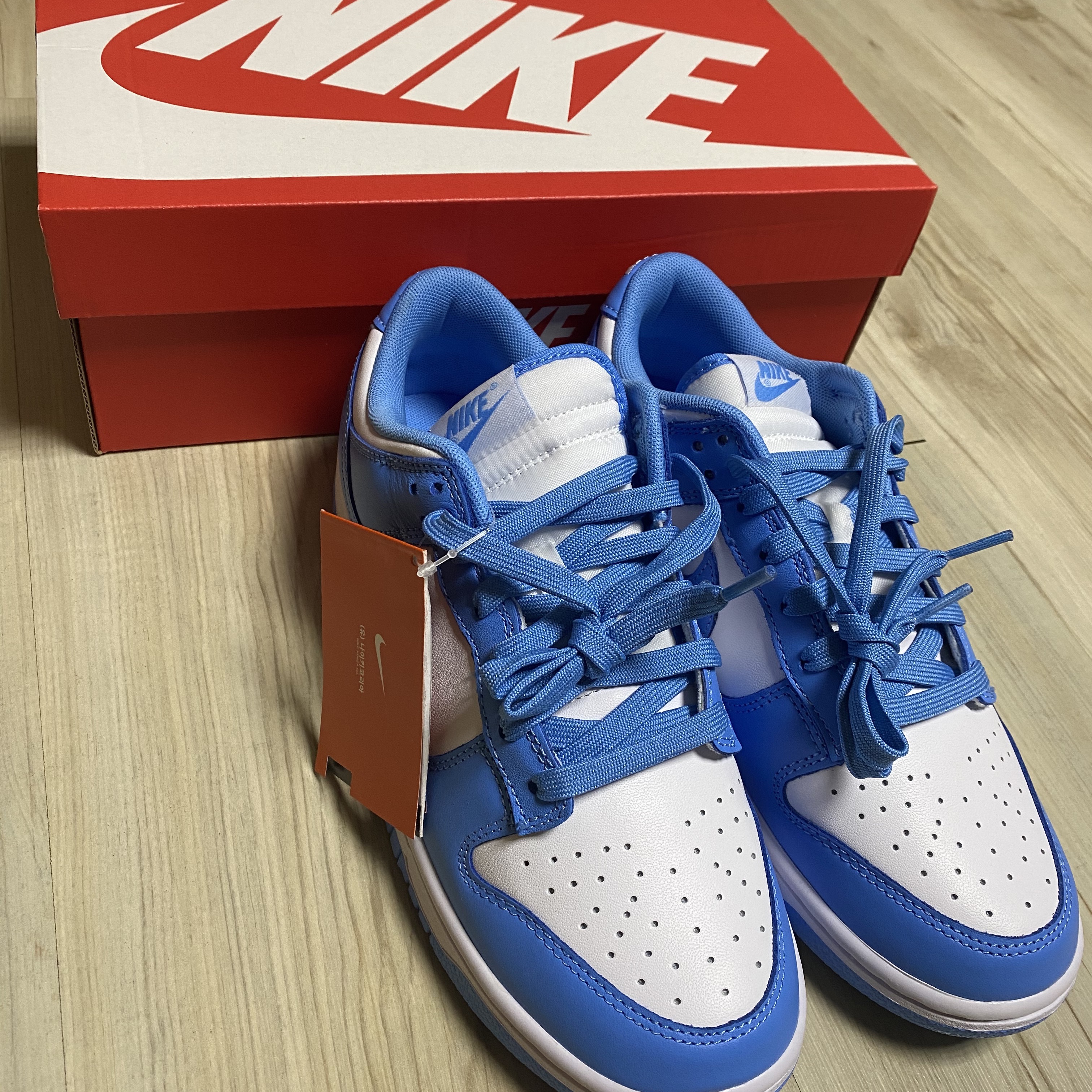 Nike Dunk Low Retro University Blue 착용 스타일 - 3