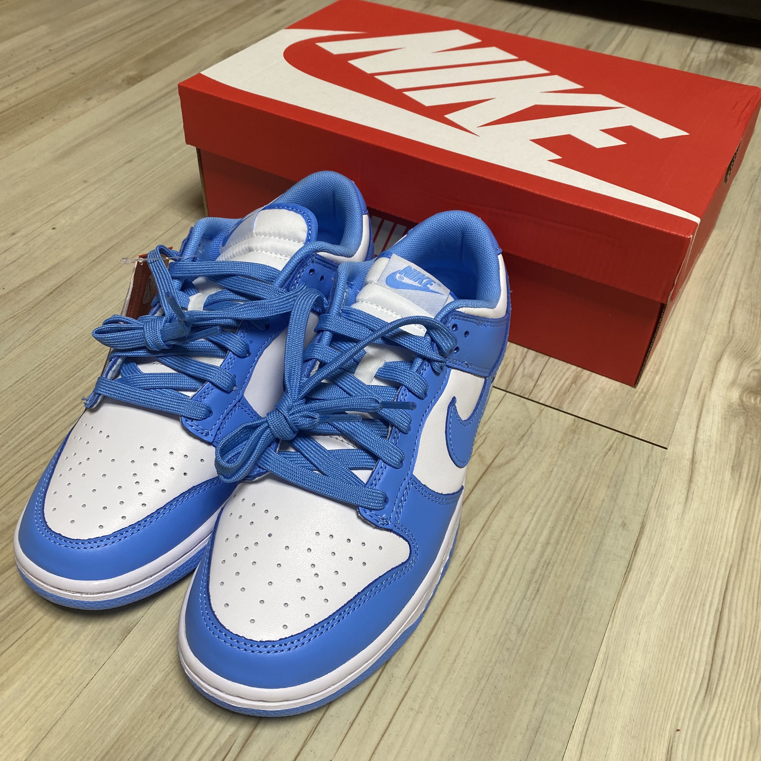 Nike Dunk Low Retro University Blue 착용 스타일 - 2