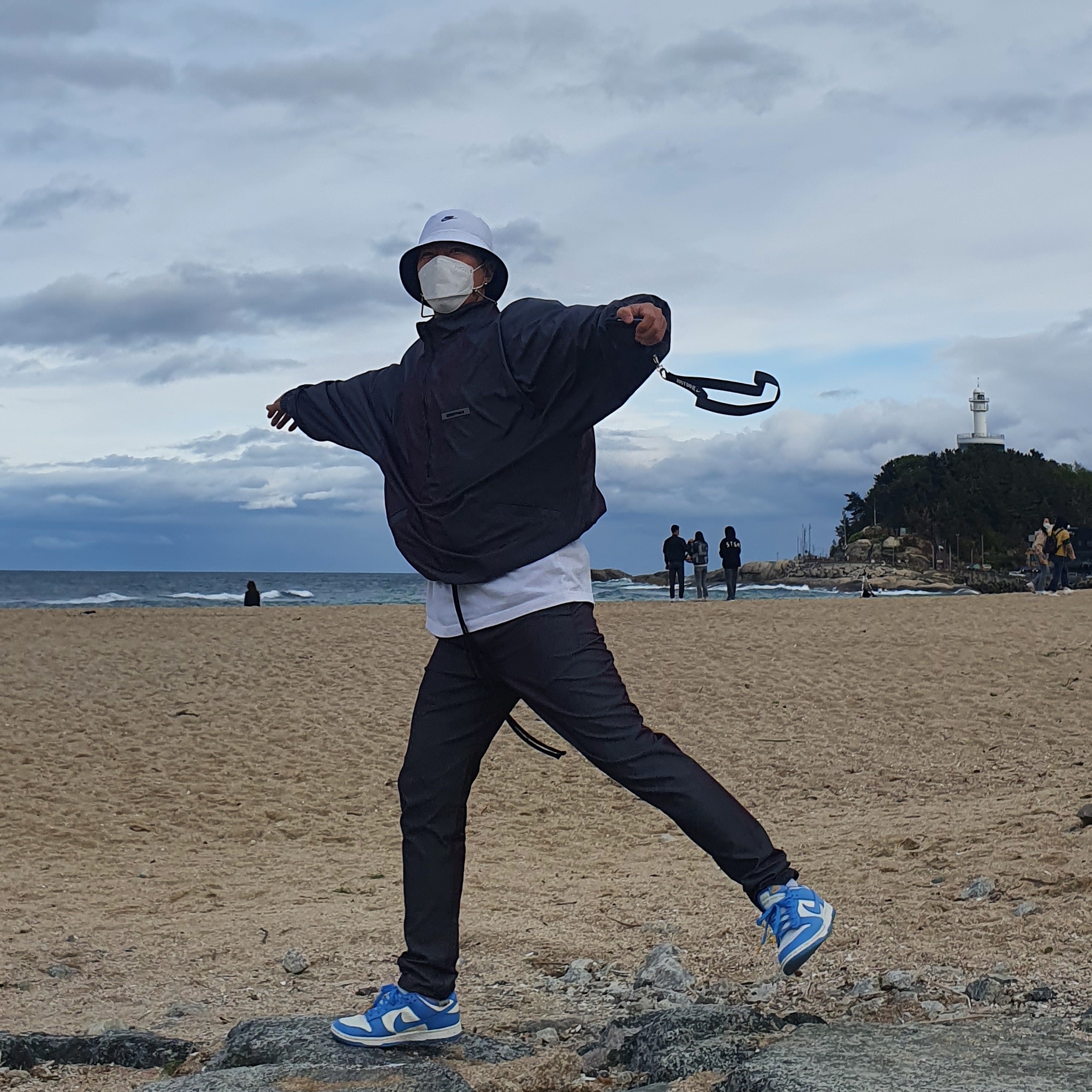 Essentials Track Jacket Iridescent - 20SS, Essentials Track Pants Iridescent - 20SS 착용 스타일