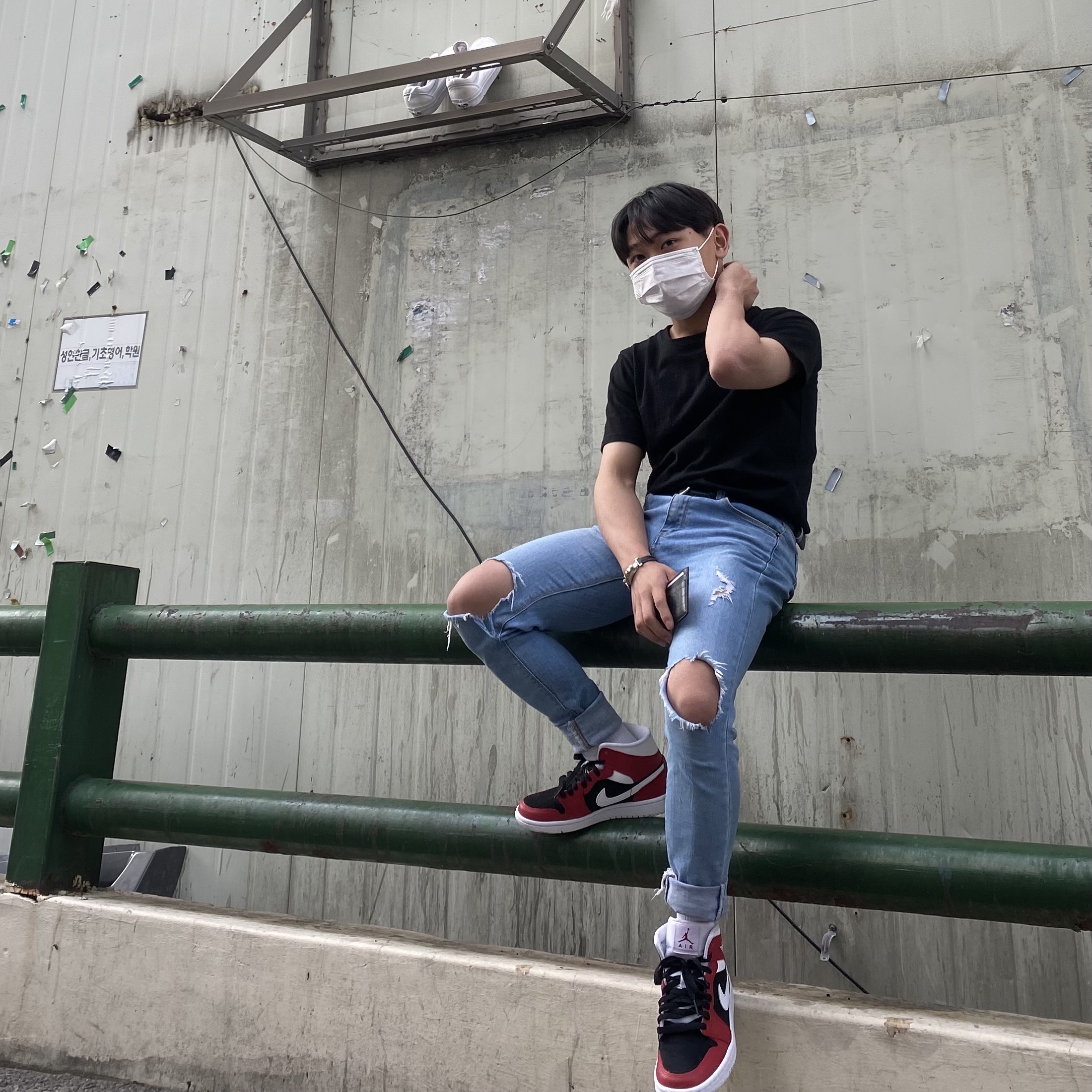 (W) Jordan 1 Mid Gym Red Black 착용 스타일