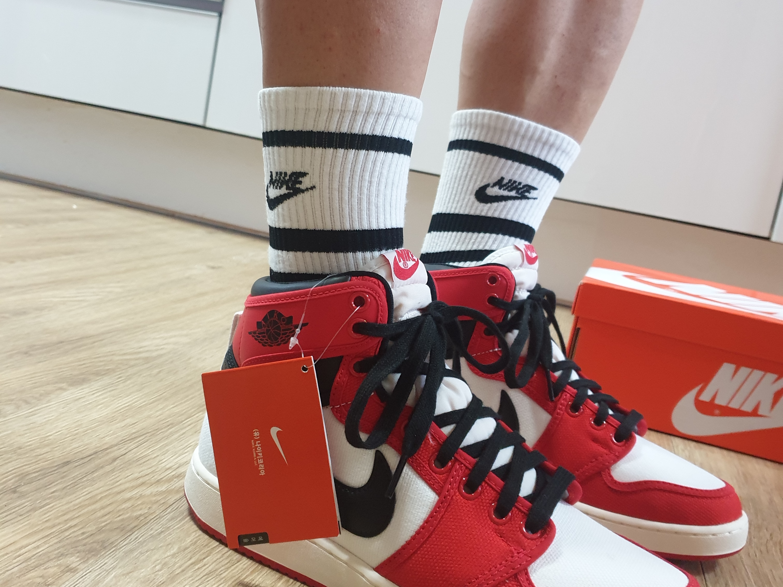 Jordan 1 KO Chicago 2021 착용 스타일 - 3