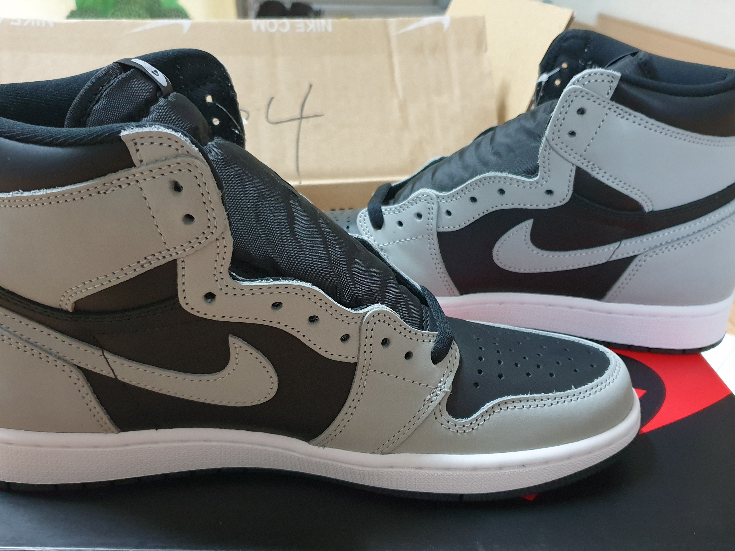 Jordan 1 Retro High OG Shadow 2.0 착용 스타일 - 3