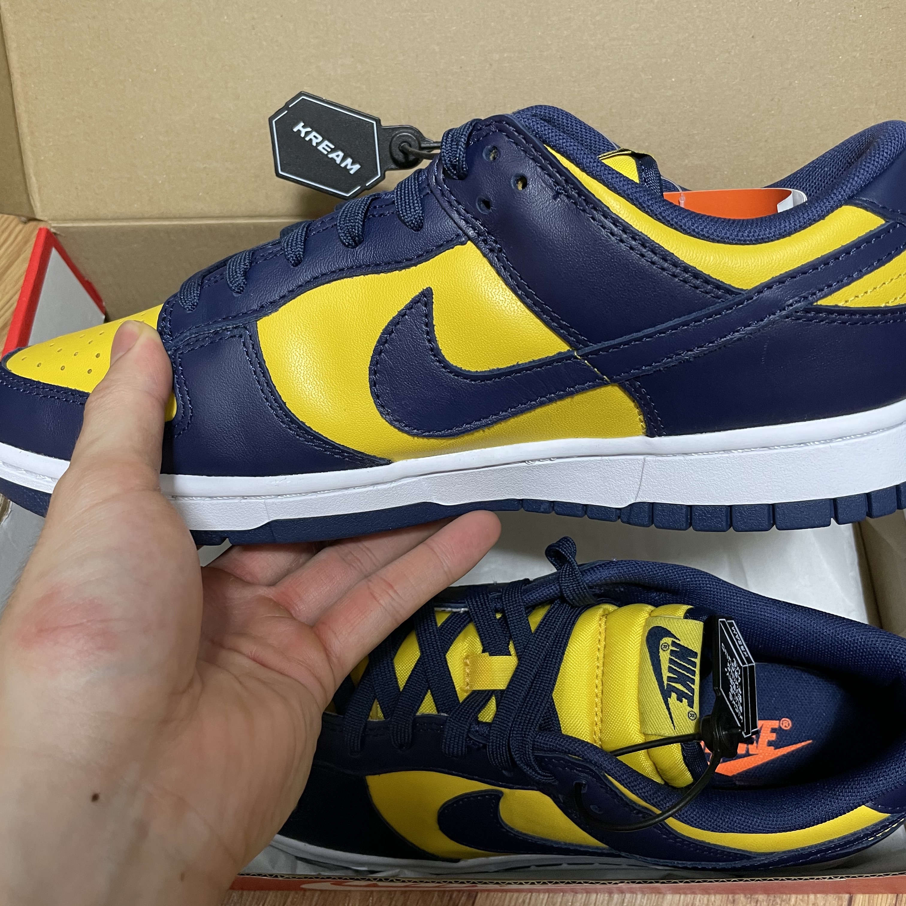Nike Dunk Low Retro Varsity Maize 착용 스타일