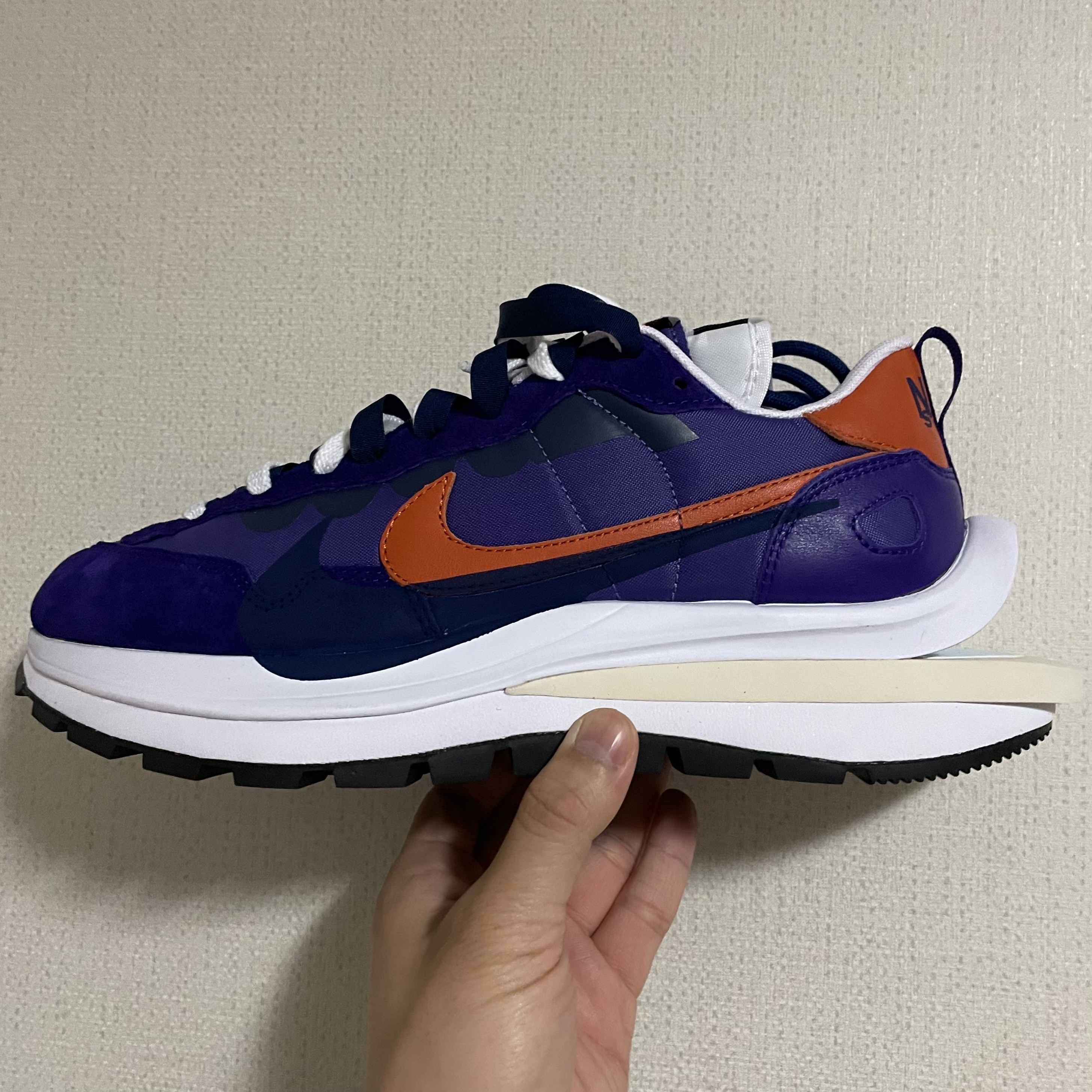 Nike x Sacai VaporWaffle Dark Iris 착용 스타일