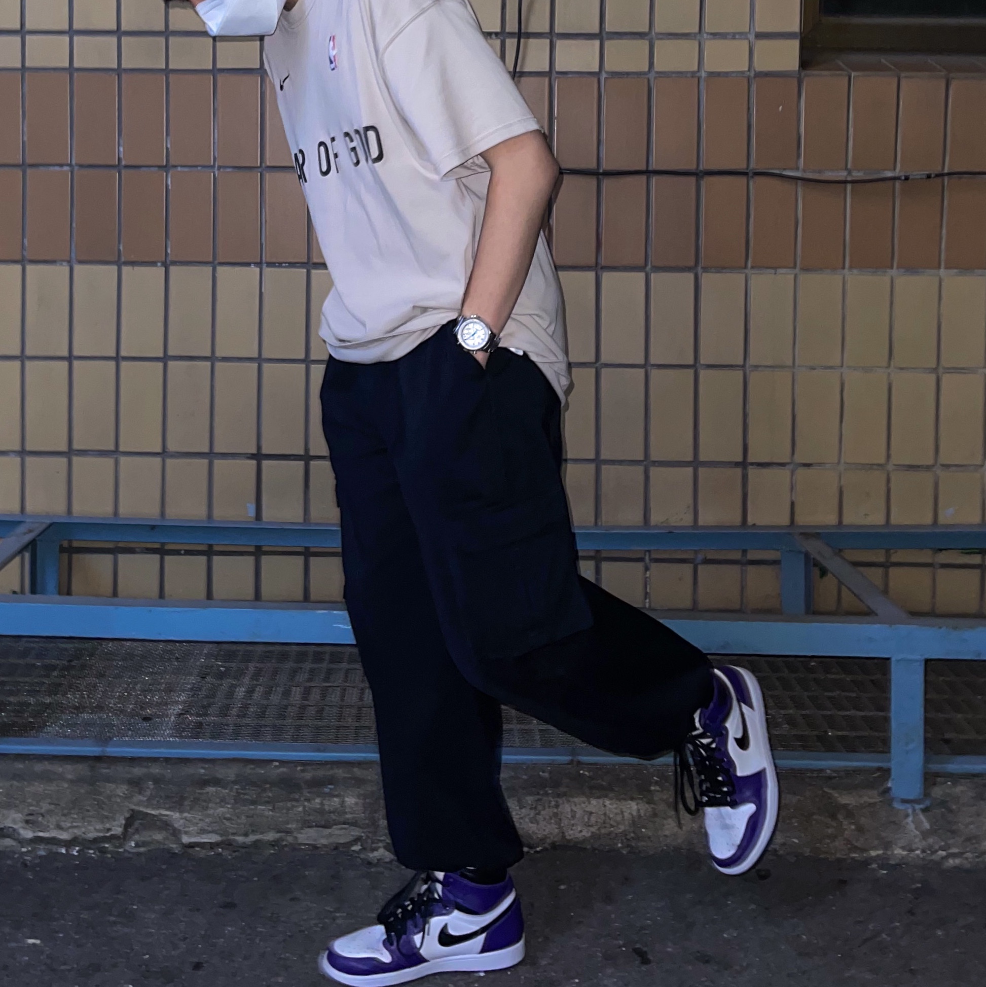 Nike x Fear of God Warm Up T-Shirt Oatmeal, Jordan 1 Retro High OG Court Purple 2020 착용 스타일