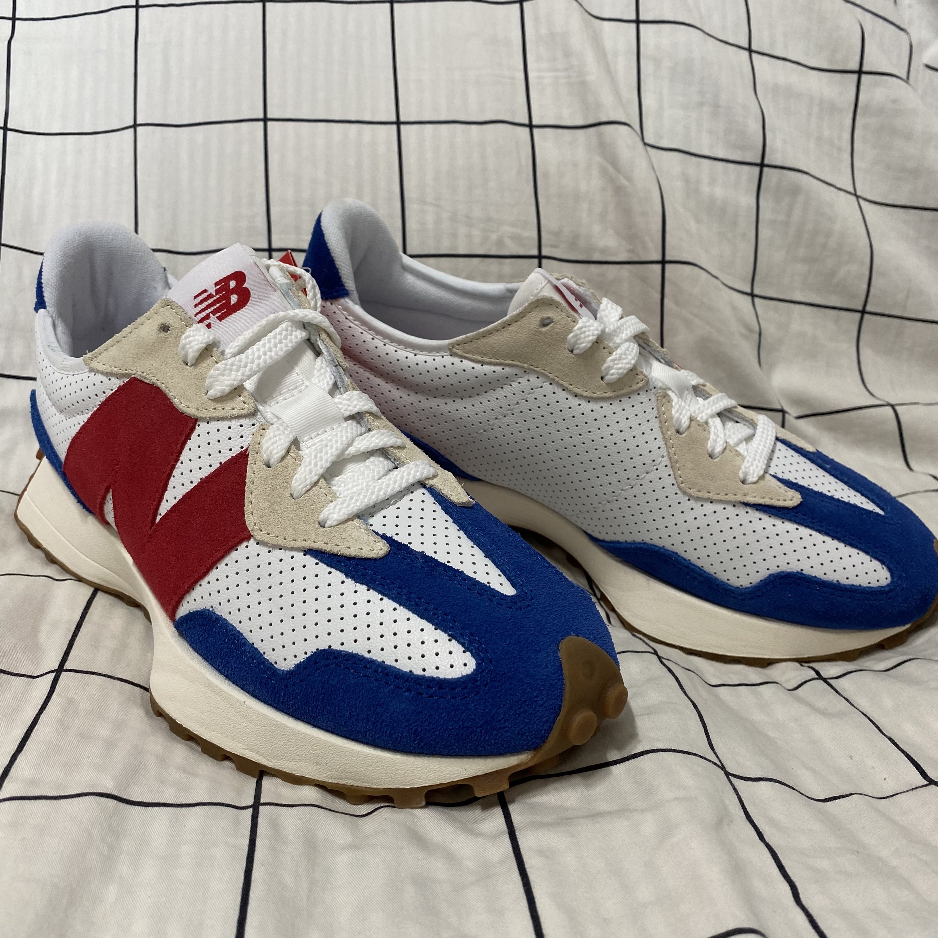New Balance 327 Blue Red - JD Sports Exclusive 착용 스타일 - 2