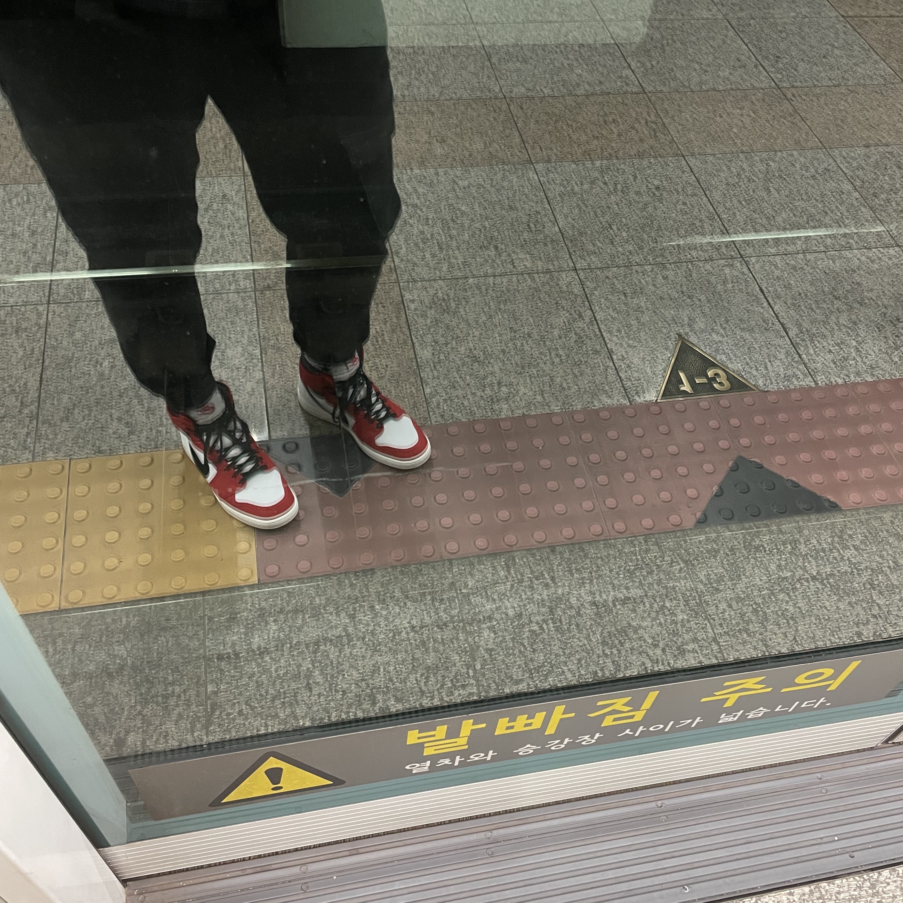 Jordan 1 KO Chicago 2021 착용 스타일 - 2