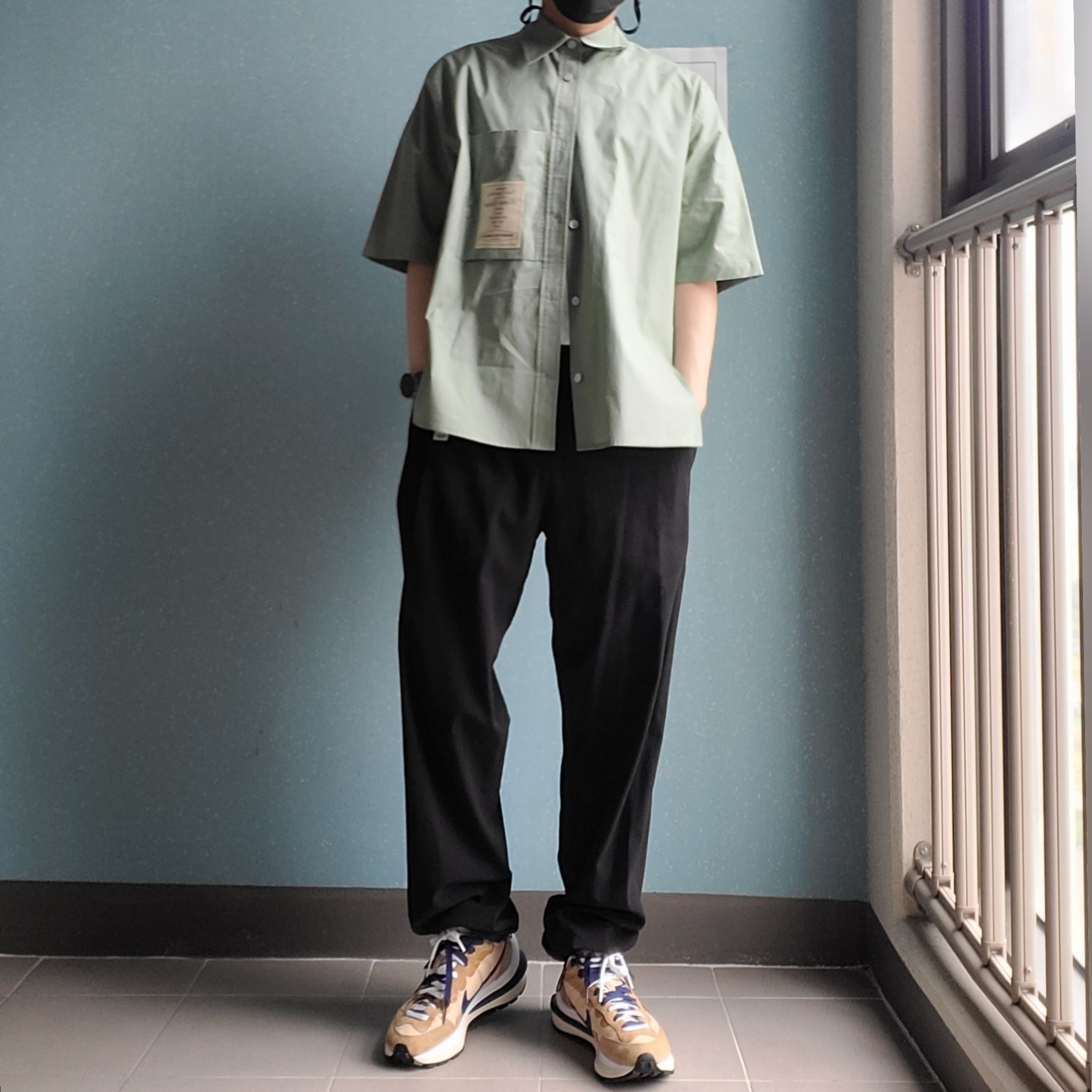 Nike x Sacai VaporWaffle Sesame and Blue Void 착용 스타일 - 2
