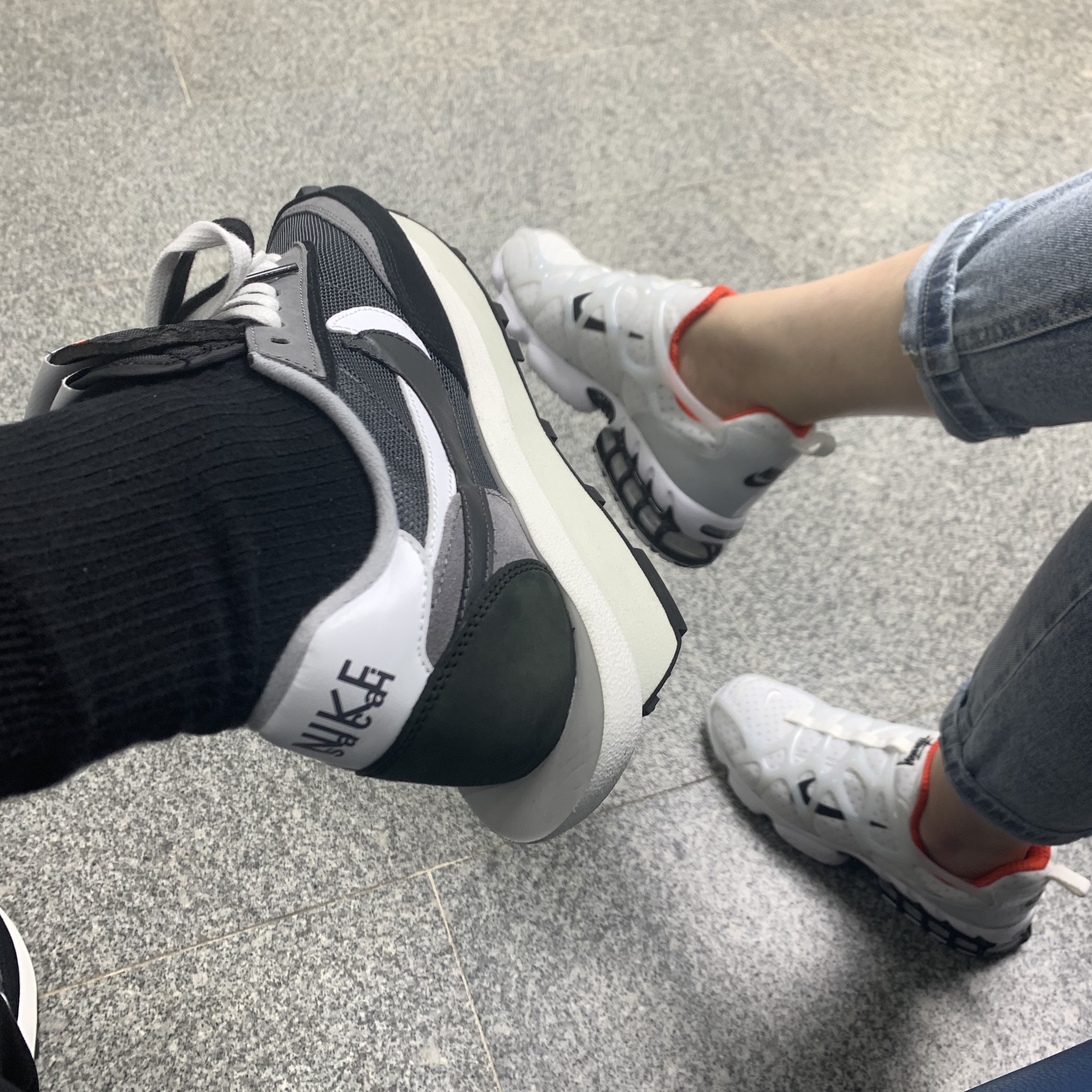Nike x Sacai LDWaffle Black, Nike x Stussy Air Zoom Spiridon Kukini White 착용 스타일