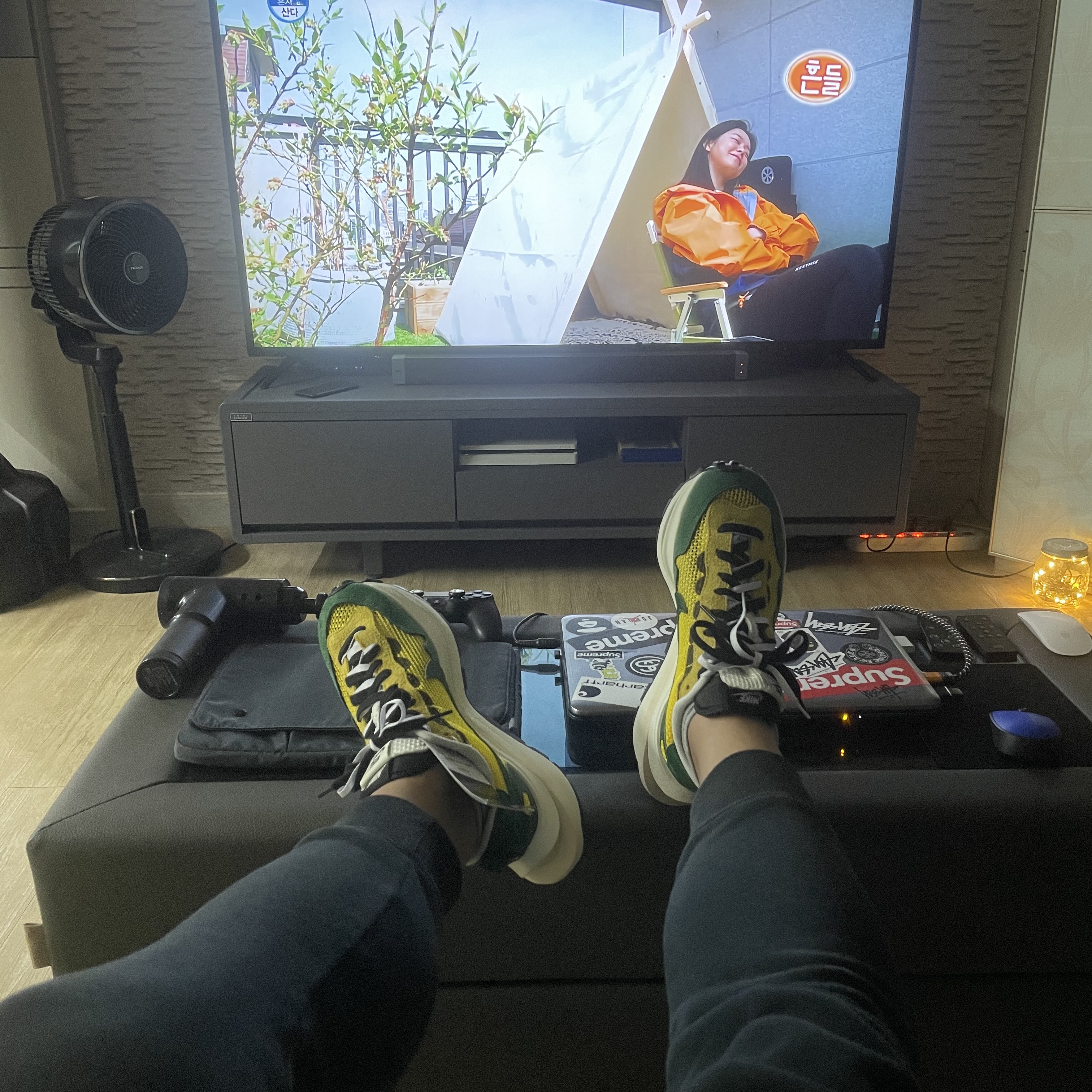 Nike x Sacai VaporWaffle Tour Yellow & Gorge Green Sail 착용 스타일 - 4