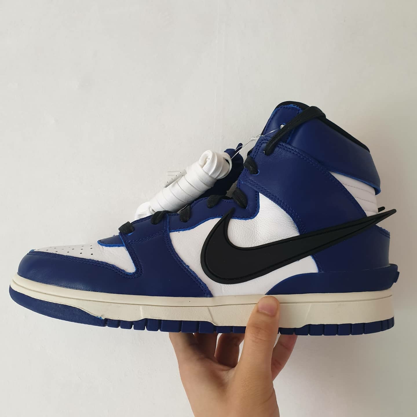 Nike x Ambush Dunk High Deep Royal Blue 착용 스타일 - 2