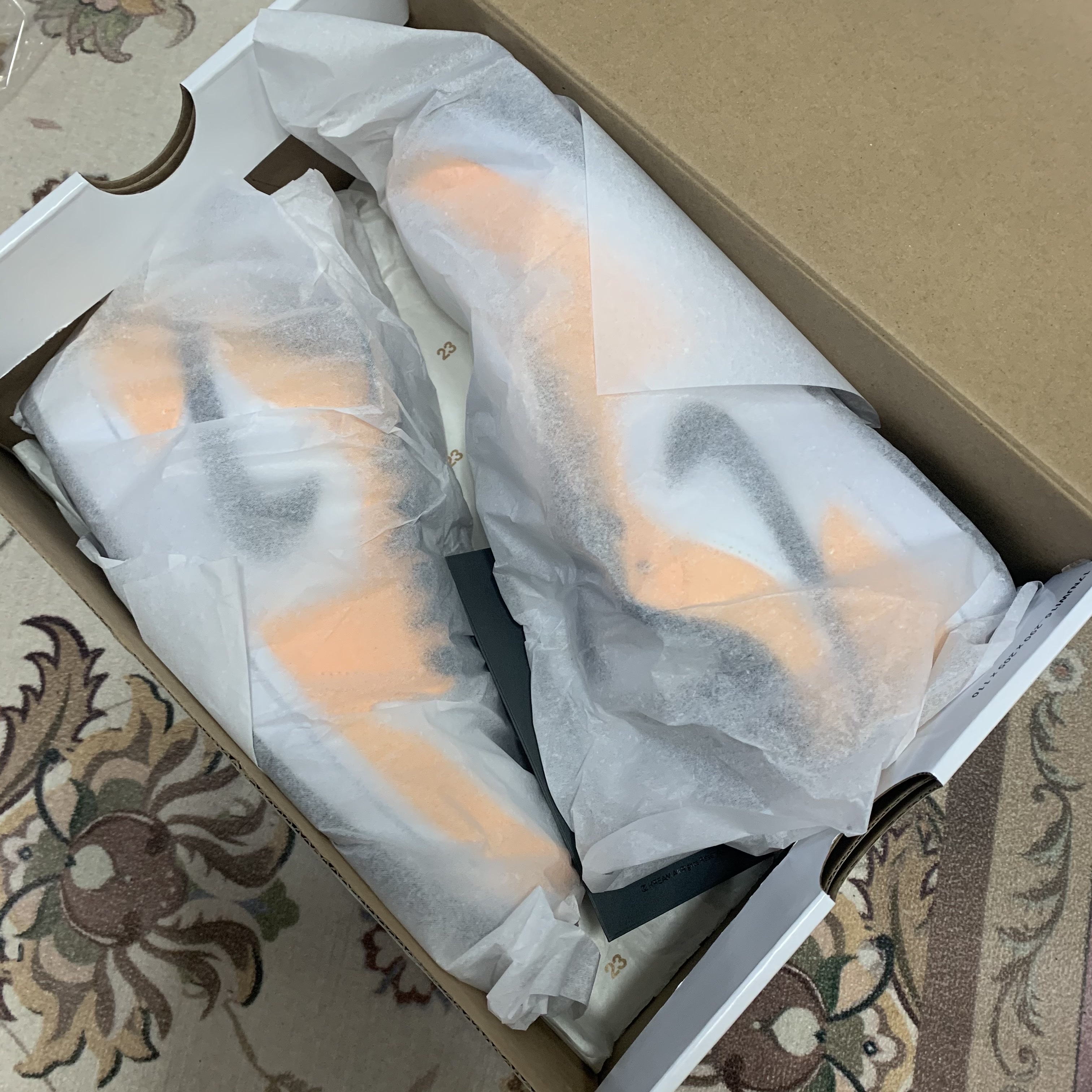 (W) Jordan 1 Low SE Laser Orange 착용 스타일 - 2