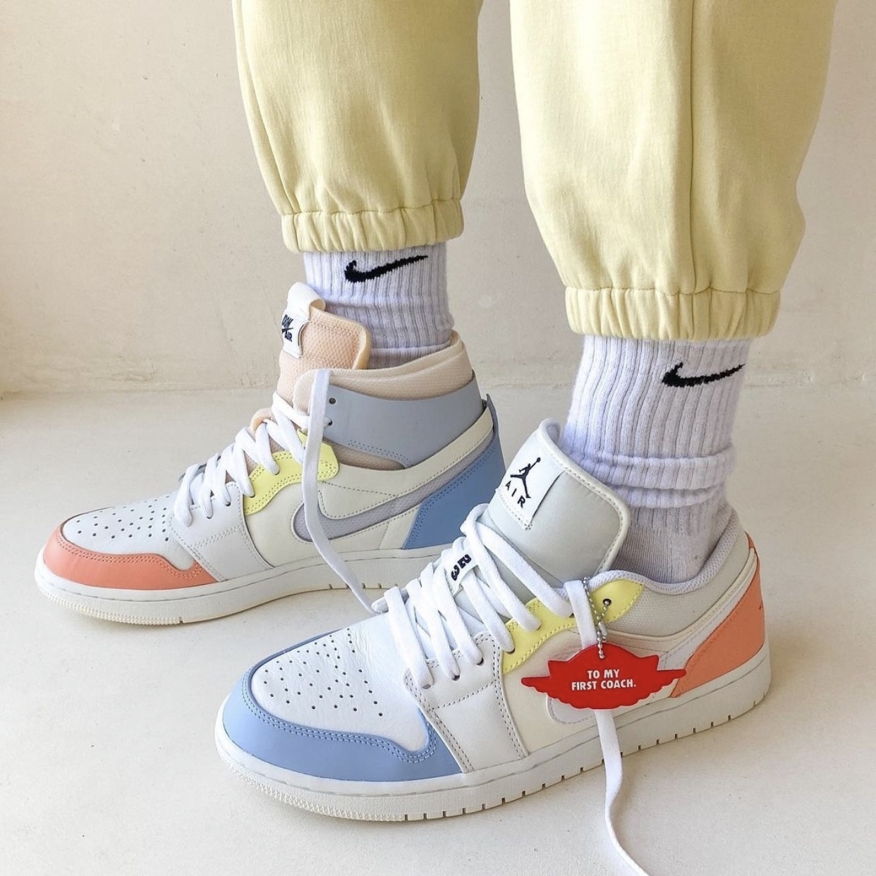 Jordan 1 Low To My First Coach 착용 스타일 - 1
