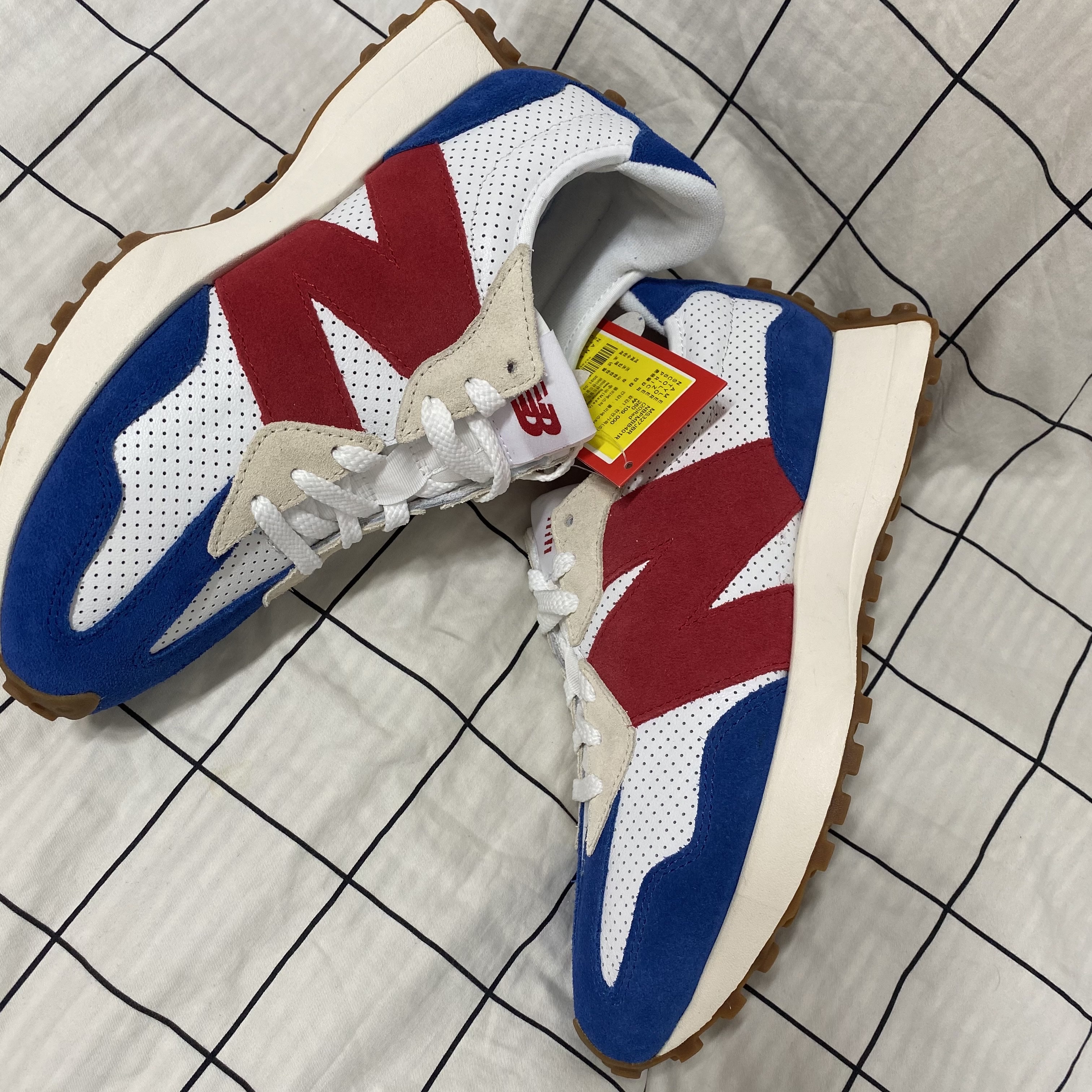New Balance 327 Blue Red - JD Sports Exclusive 착용 스타일 - 3