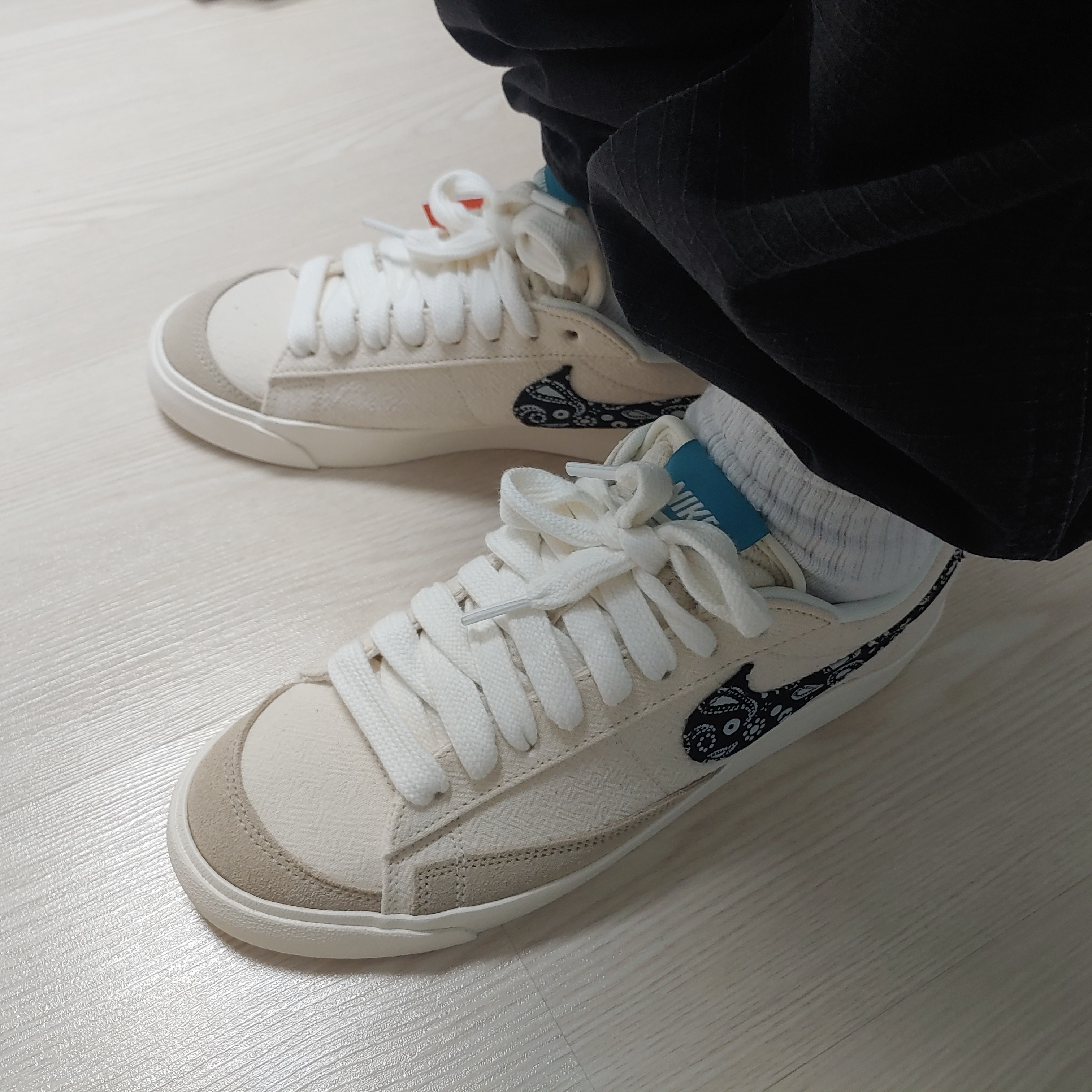 Nike Blazer Low '77 Vintage Paisley Swoosh 착용 스타일