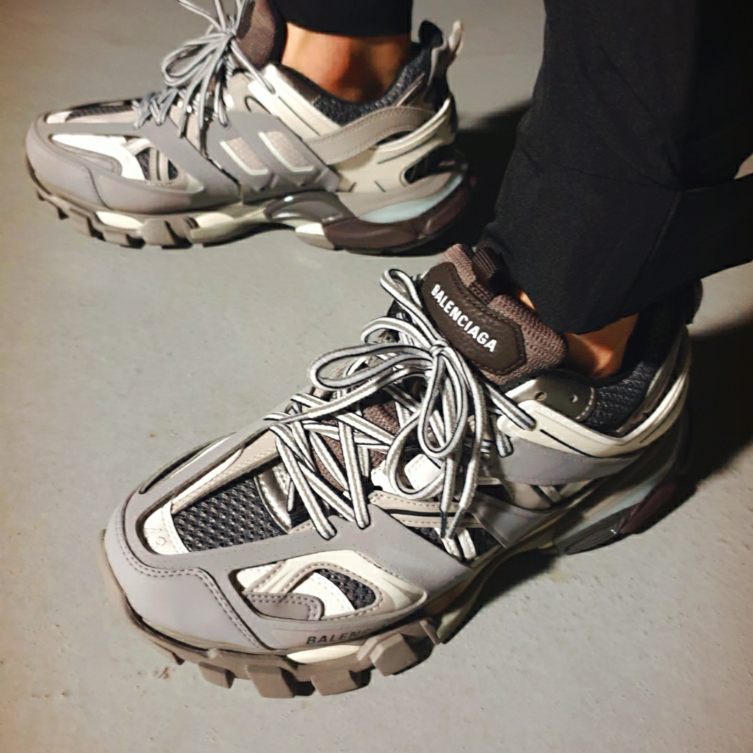 Balenciaga Track Sneakers Grey White 2019 착용 스타일 - 5