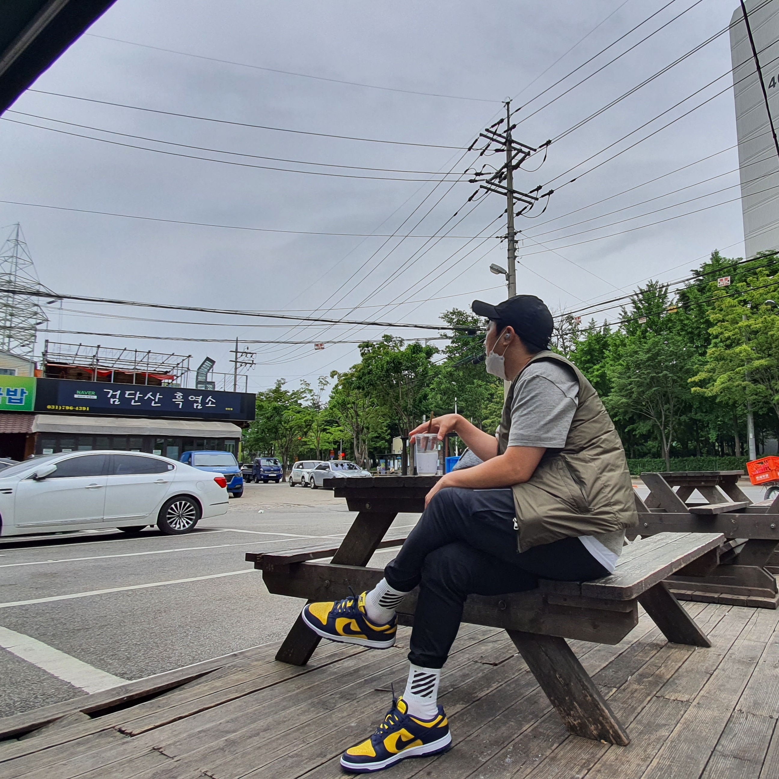 Nike Dunk Low Retro Varsity Maize, Essentials 3D Silicon Applique Boxy T-Shirt Cement - 20FW 착용 스타일