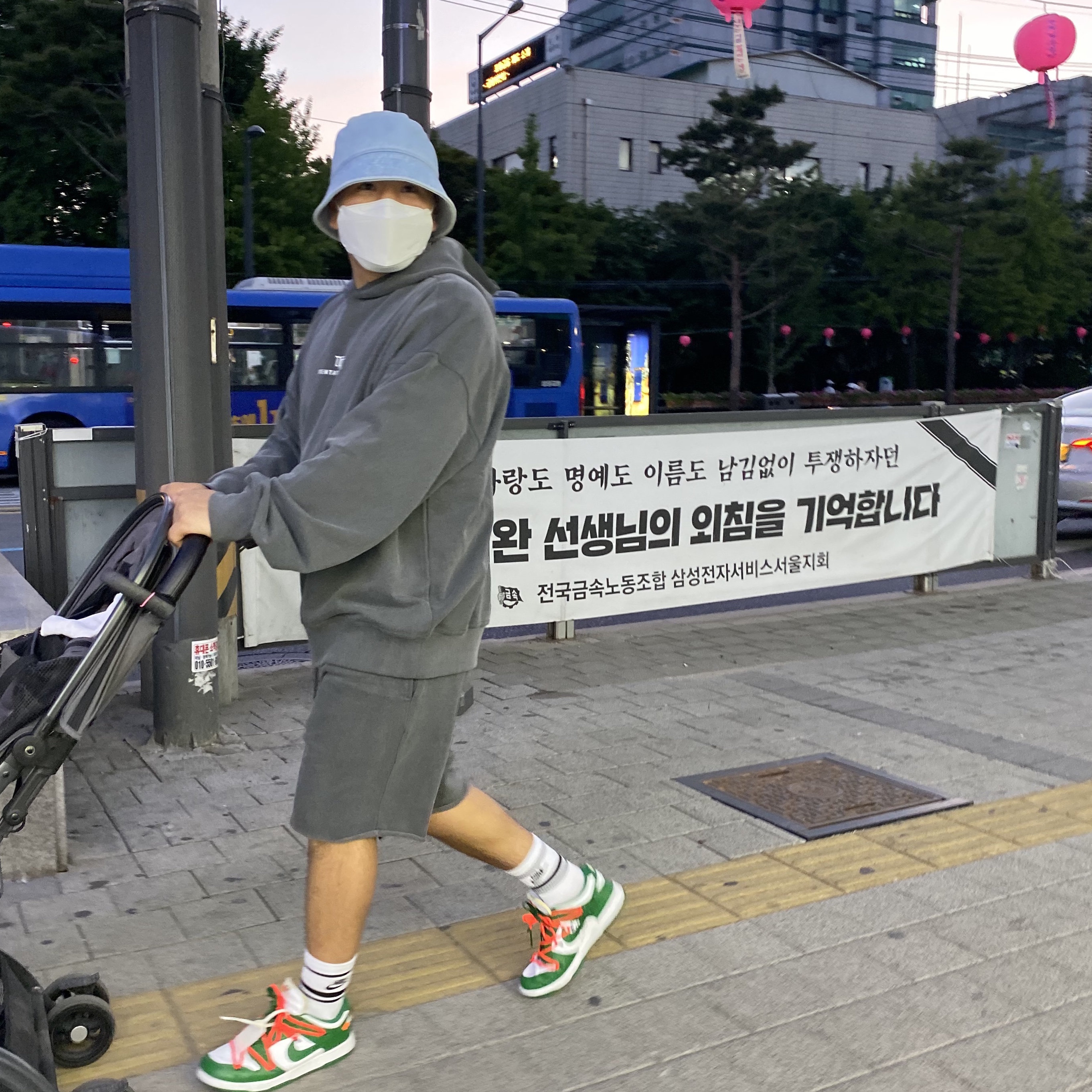 Nike x Off-White Dunk Low Pine Green 착용 스타일