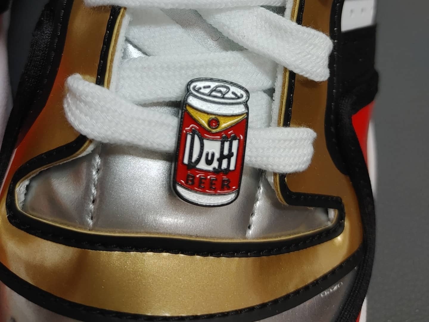 Adidas x The Simpsons Forum Lo Duff Beer 착용 스타일 - 3