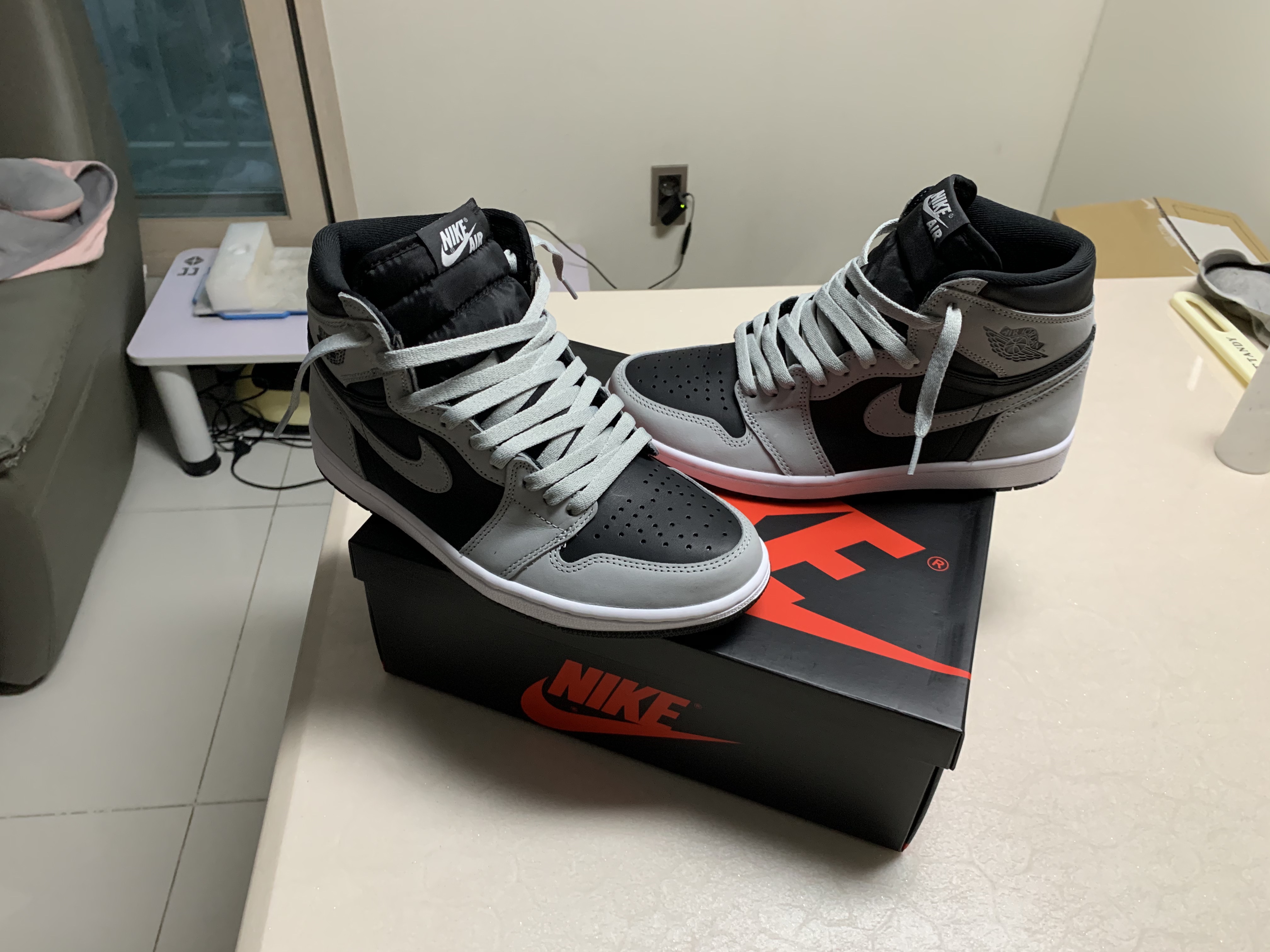 Jordan 1 Retro High OG Shadow 2.0 착용 스타일 - 3